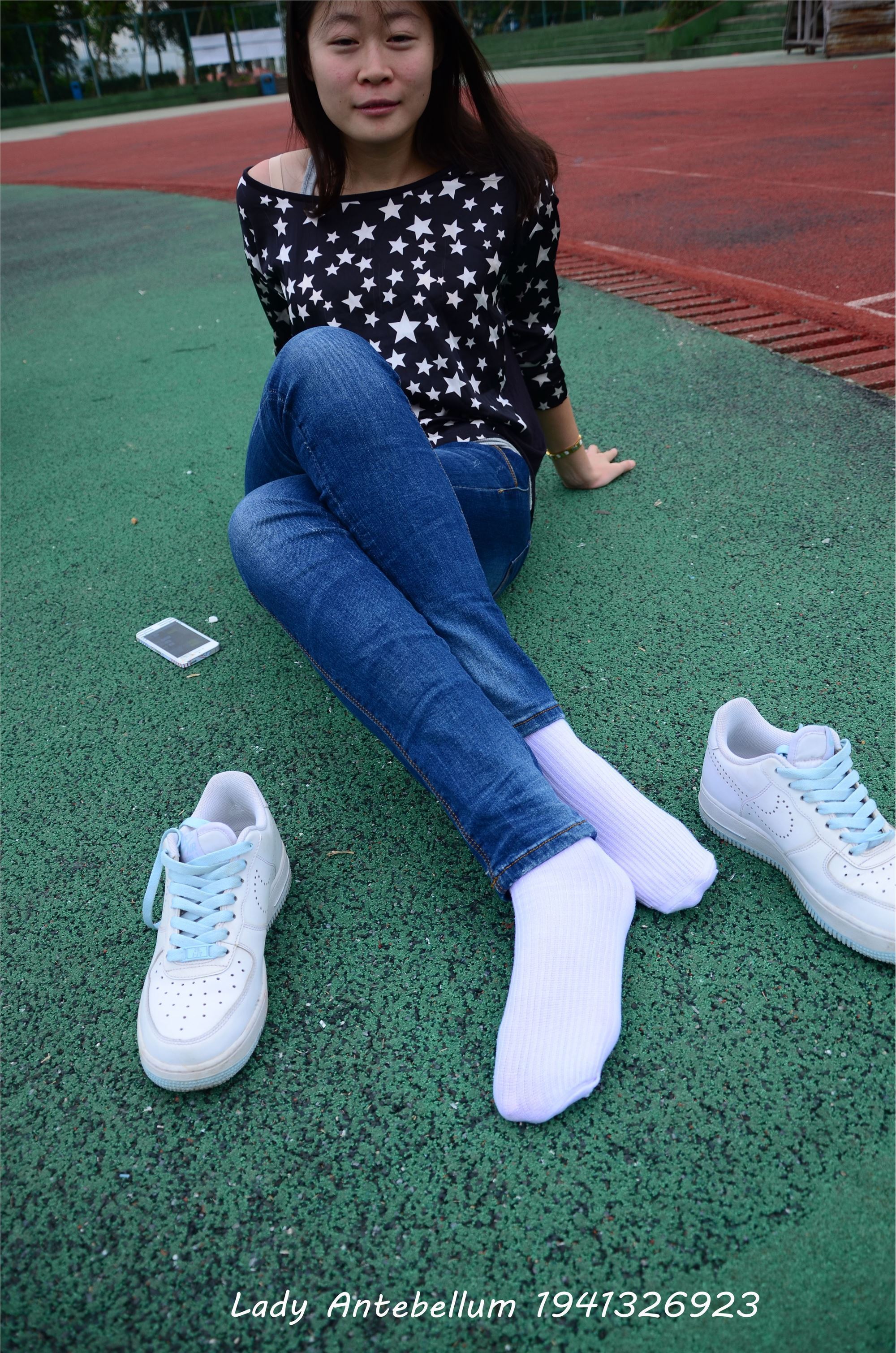 [战前女神] 恋足美腿棉袜女神级摄影套图 011