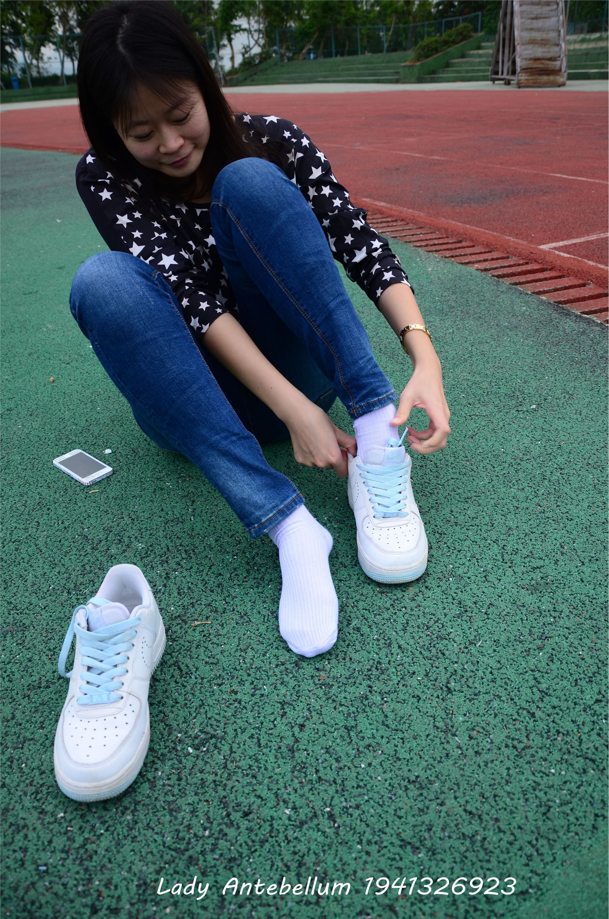 [战前女神] 恋足美腿棉袜女神级摄影套图 011