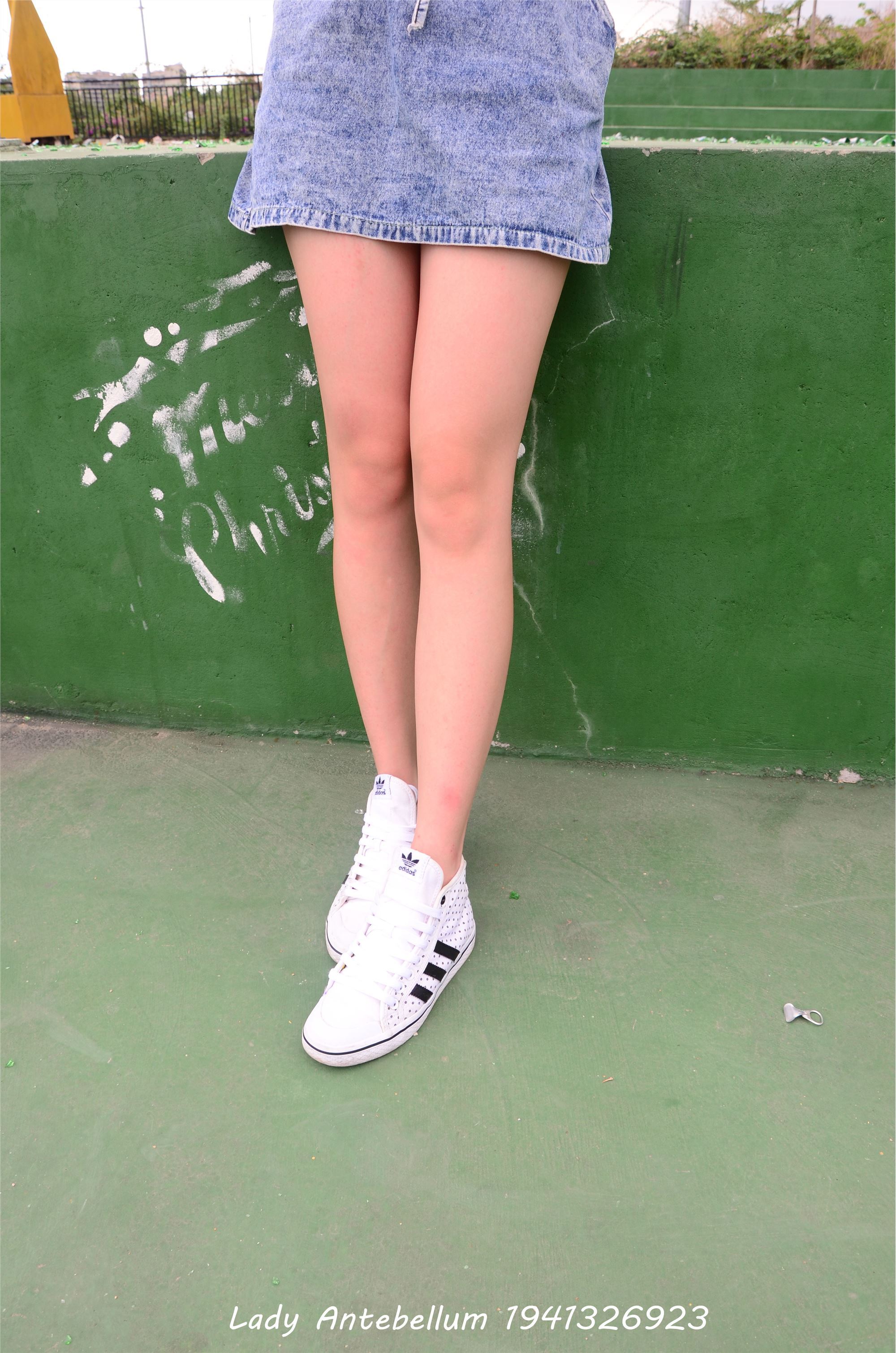 [战前女神] 恋足美腿棉袜女神级摄影套图 012