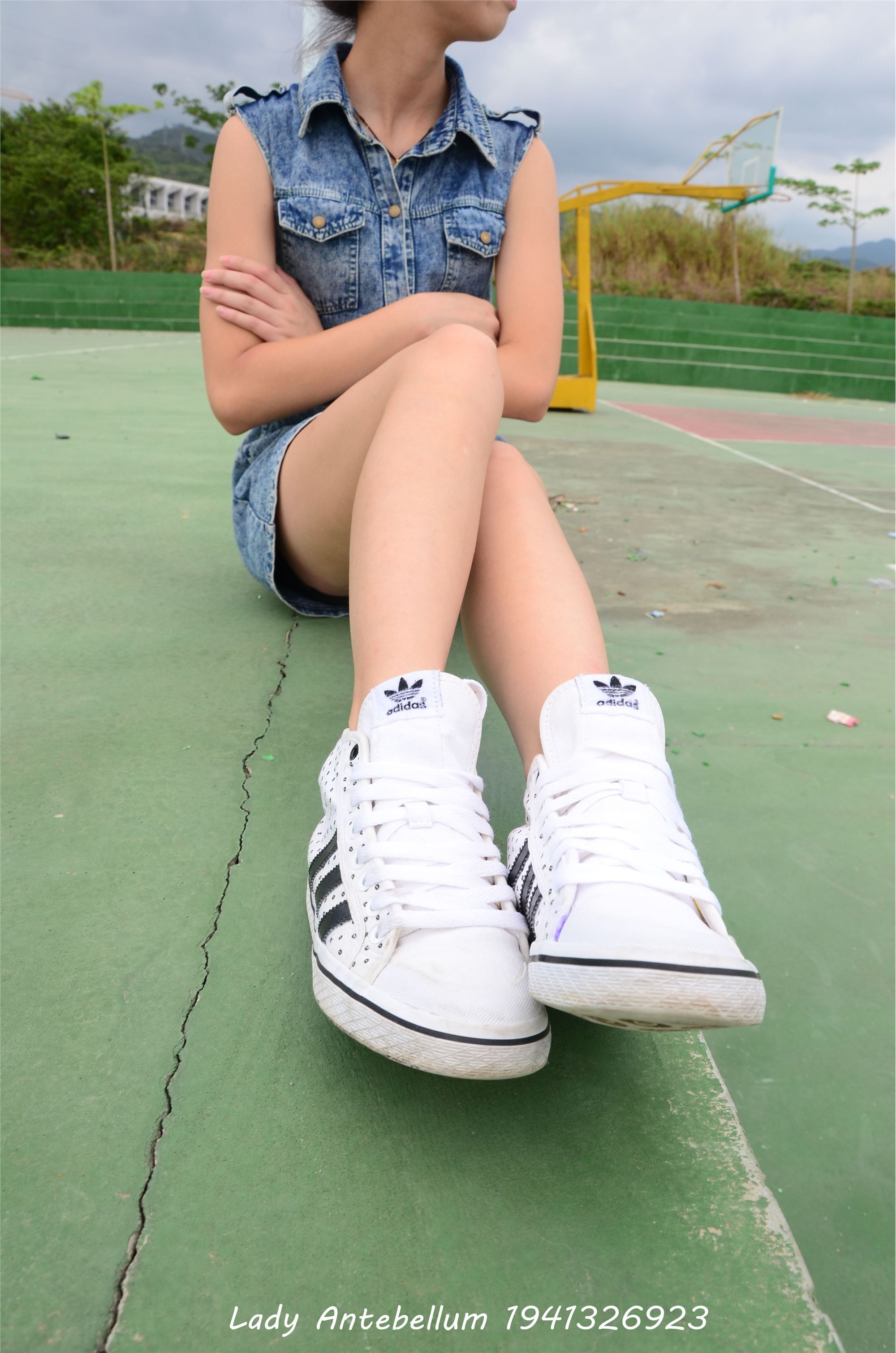 [战前女神] 恋足美腿棉袜女神级摄影套图 012