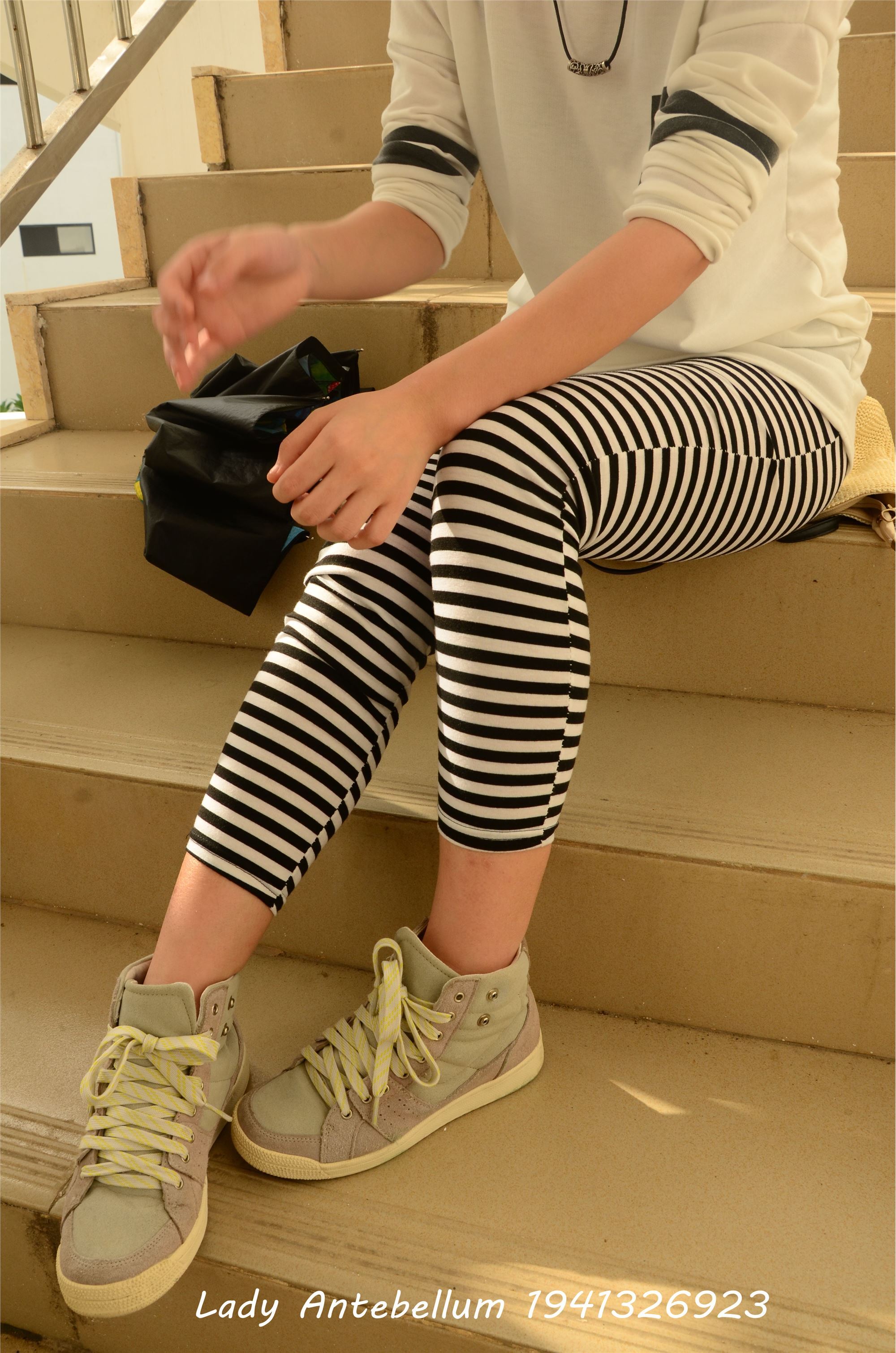 [战前女神] 恋足美腿棉袜女神级摄影套图 013