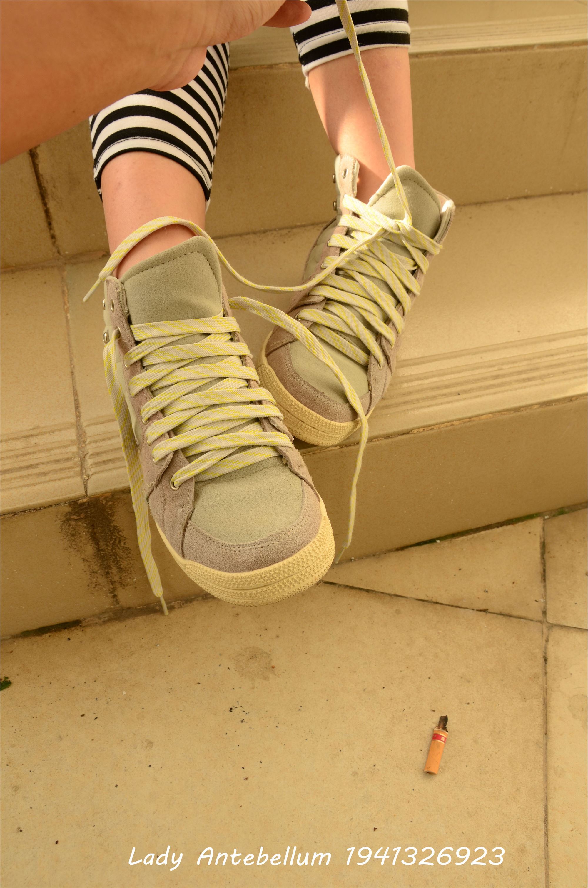 [战前女神] 恋足美腿棉袜女神级摄影套图 013