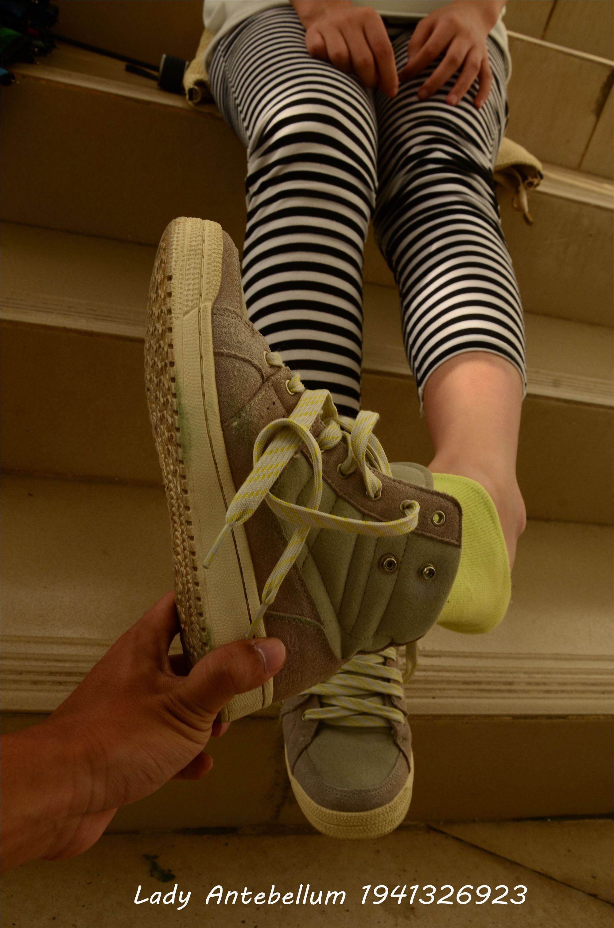 [战前女神] 恋足美腿棉袜女神级摄影套图 013