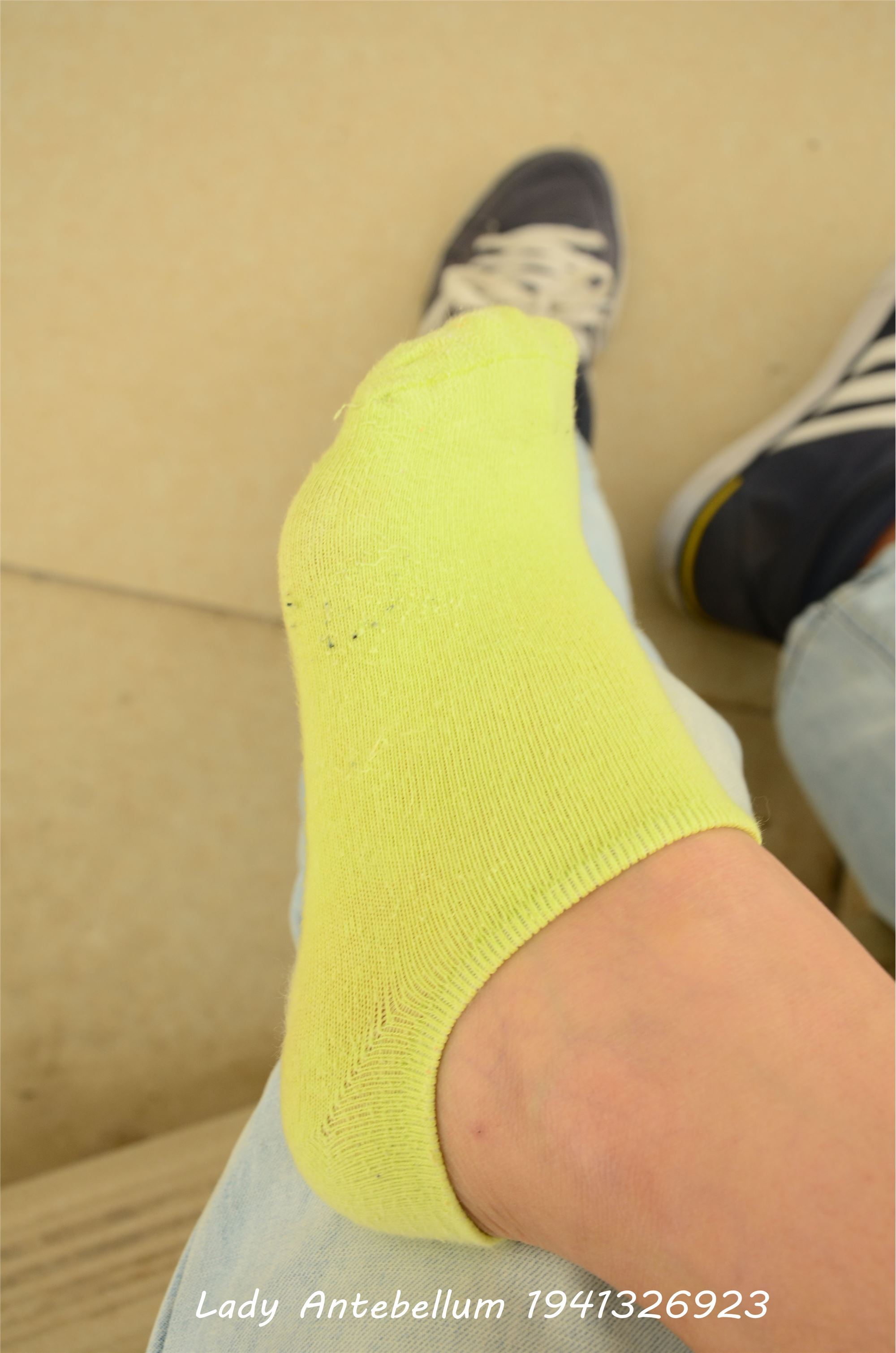 [战前女神] 恋足美腿棉袜女神级摄影套图 013