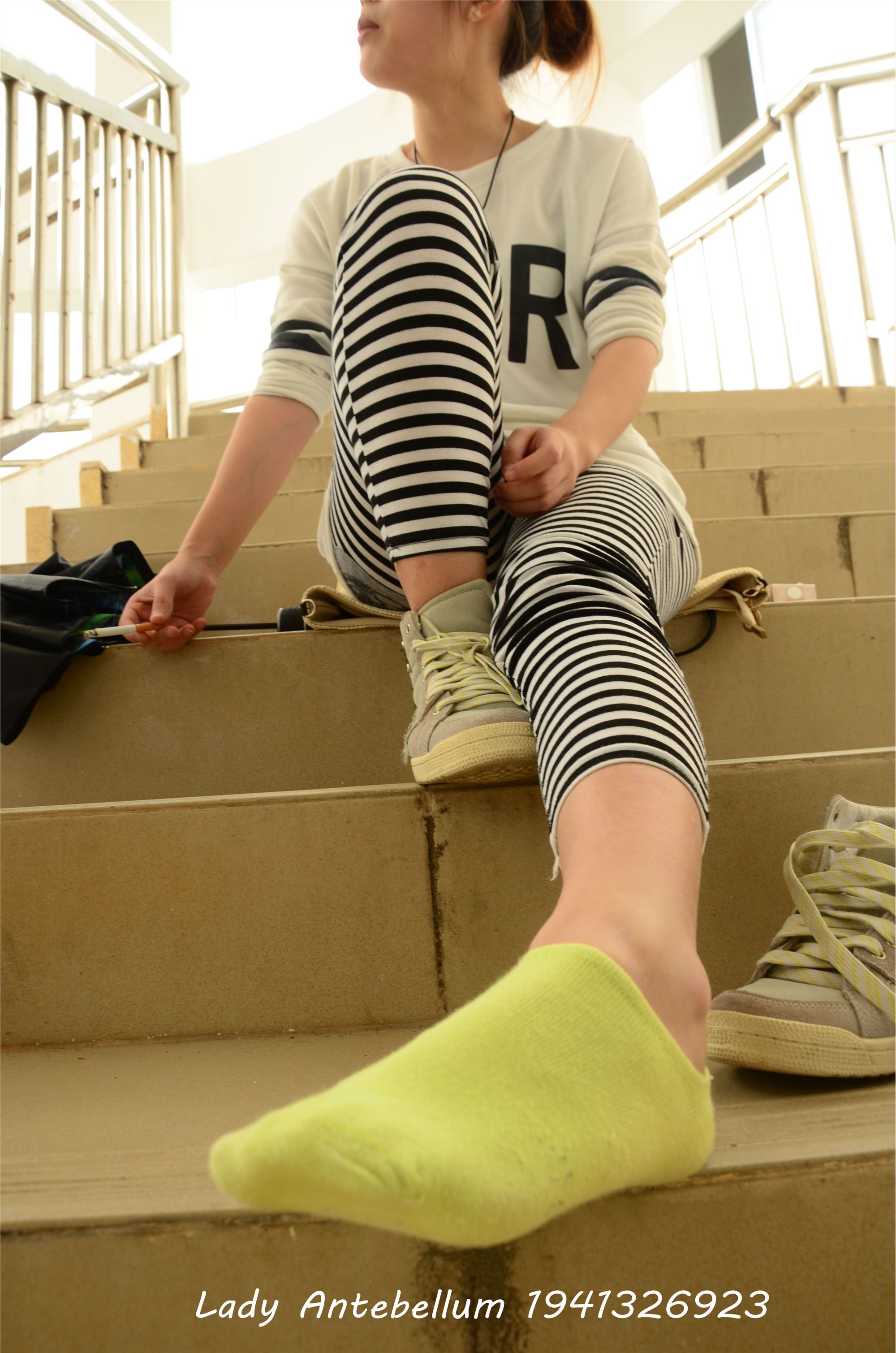 [战前女神] 恋足美腿棉袜女神级摄影套图 013