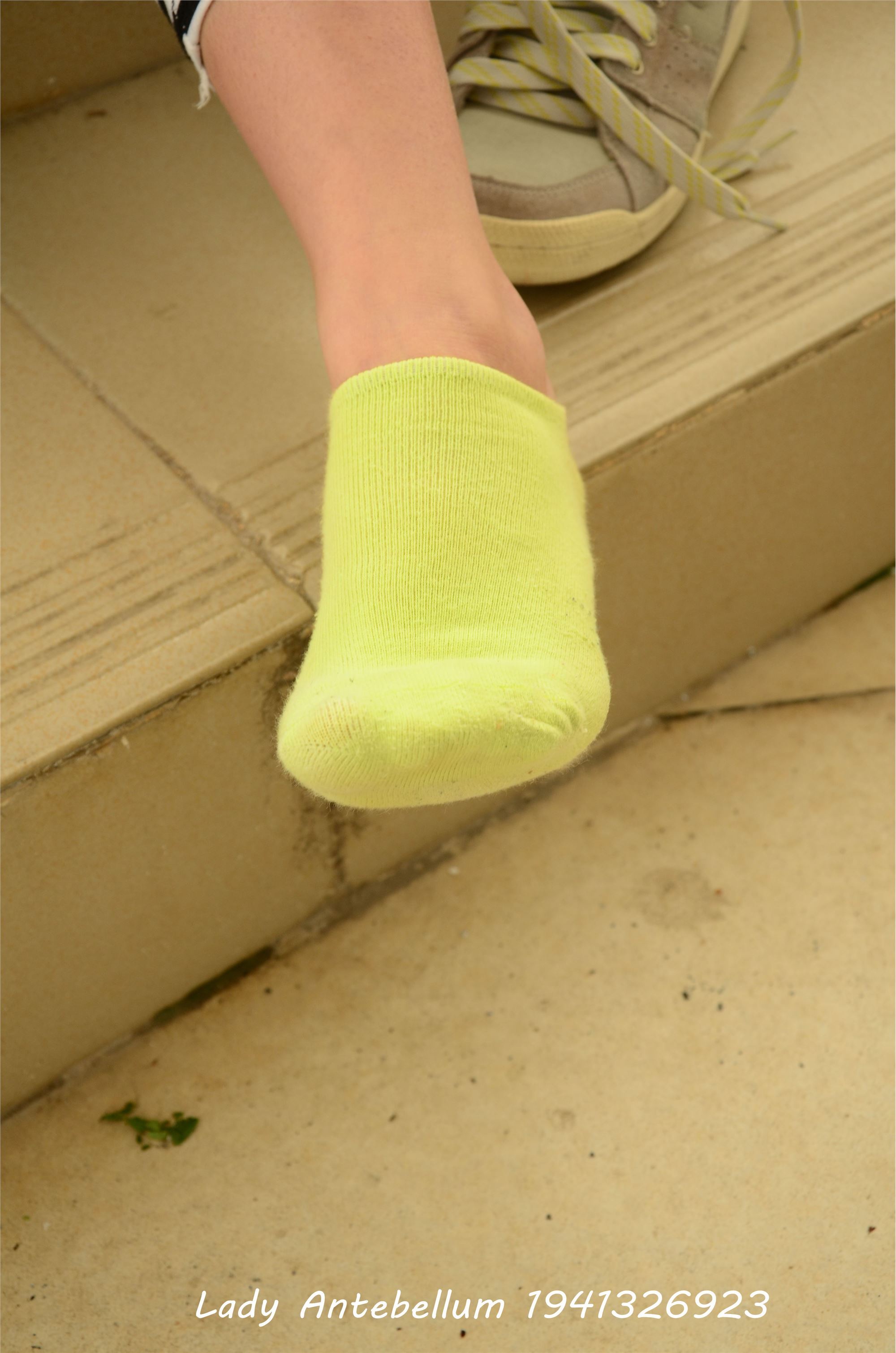 [战前女神] 恋足美腿棉袜女神级摄影套图 013