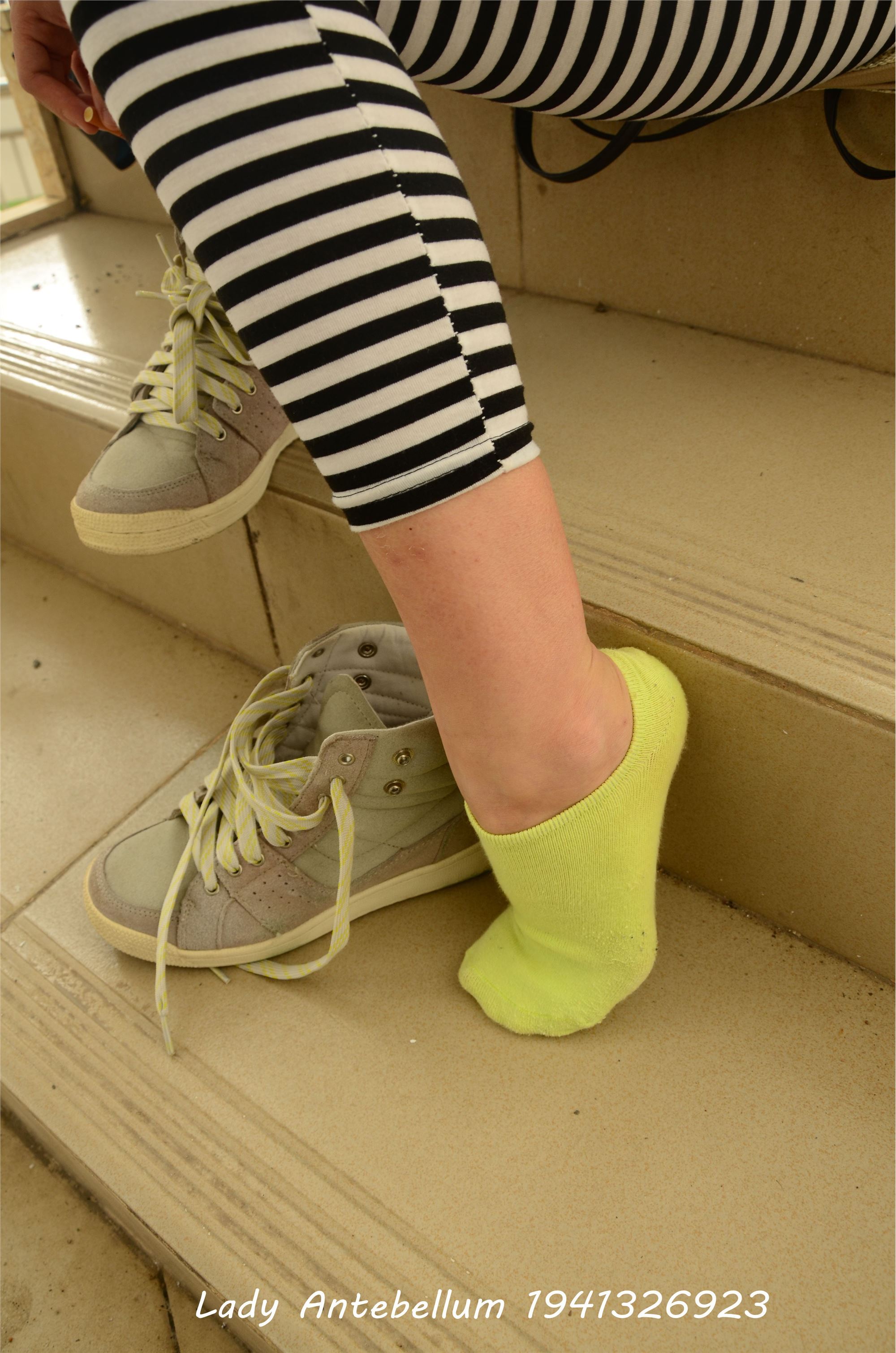 [战前女神] 恋足美腿棉袜女神级摄影套图 013