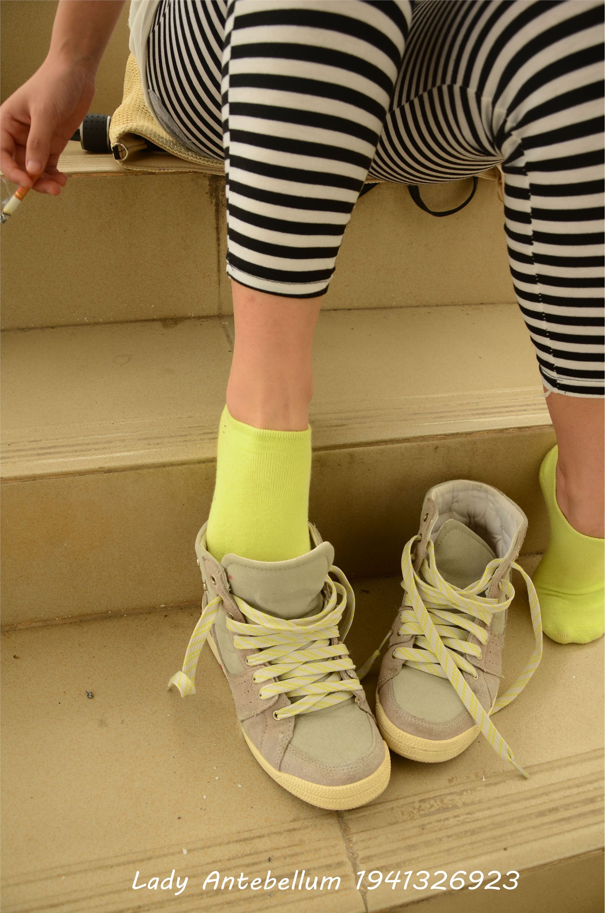 [战前女神] 恋足美腿棉袜女神级摄影套图 013