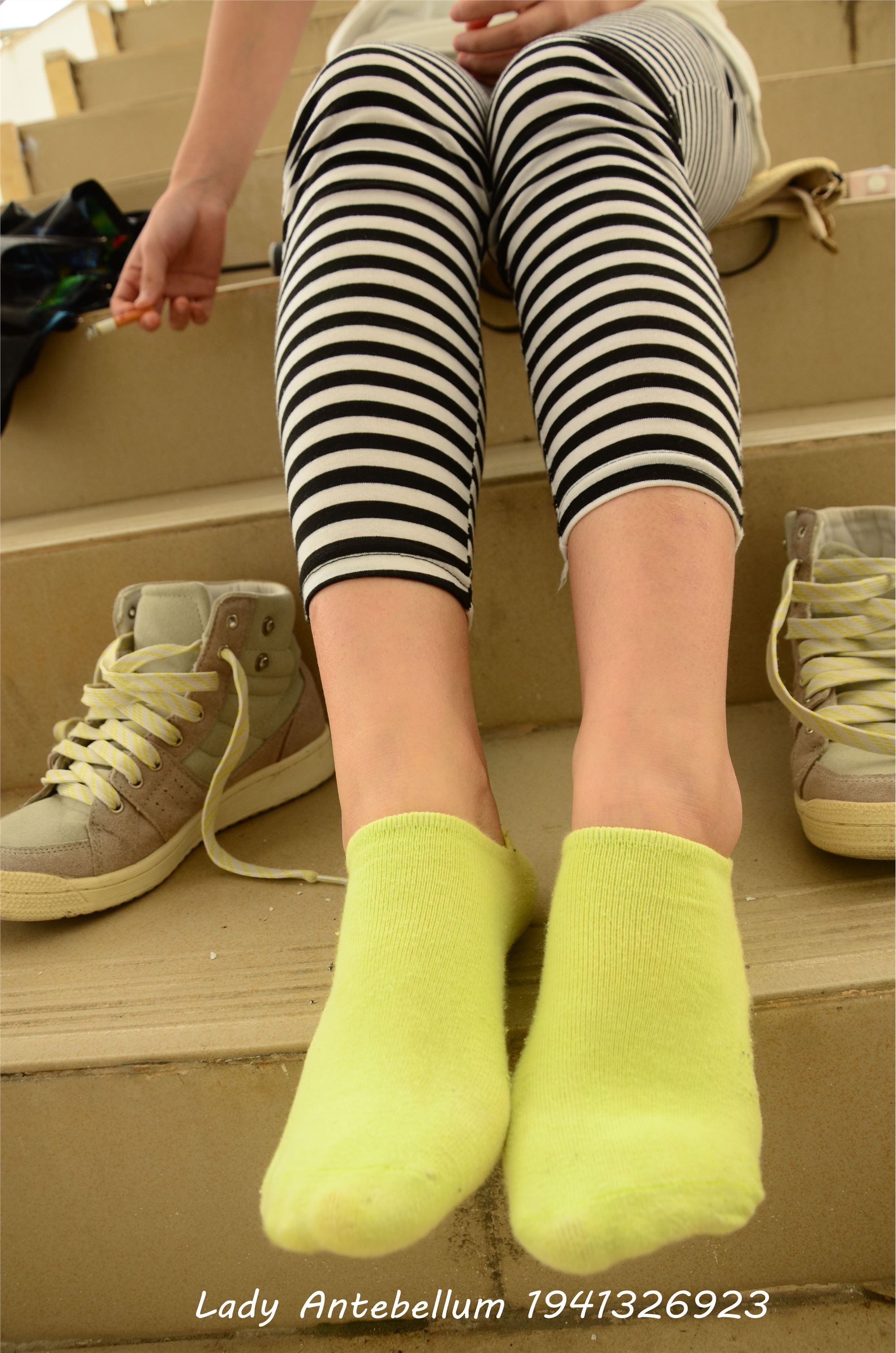 [战前女神] 恋足美腿棉袜女神级摄影套图 013