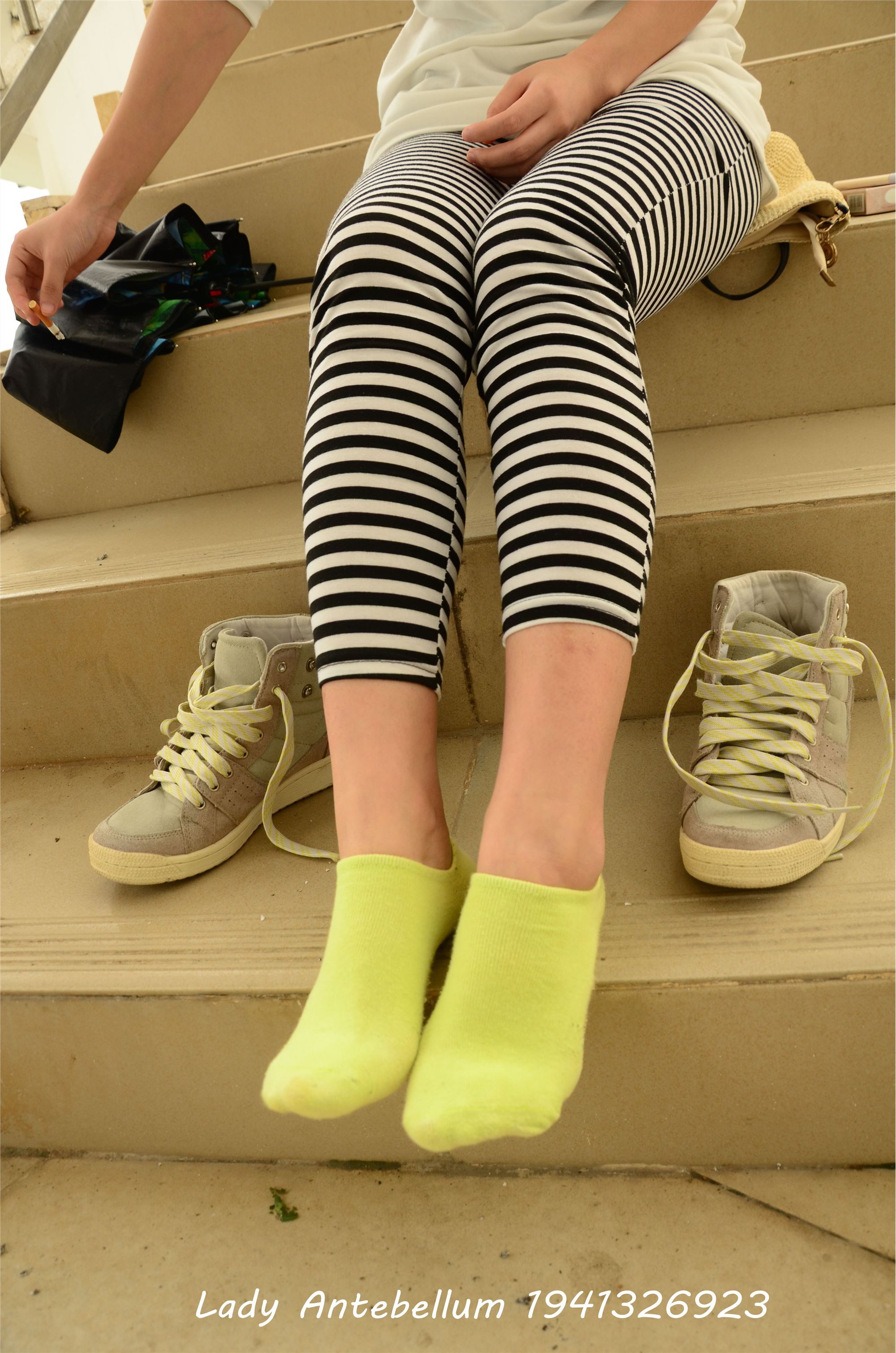 [战前女神] 恋足美腿棉袜女神级摄影套图 013