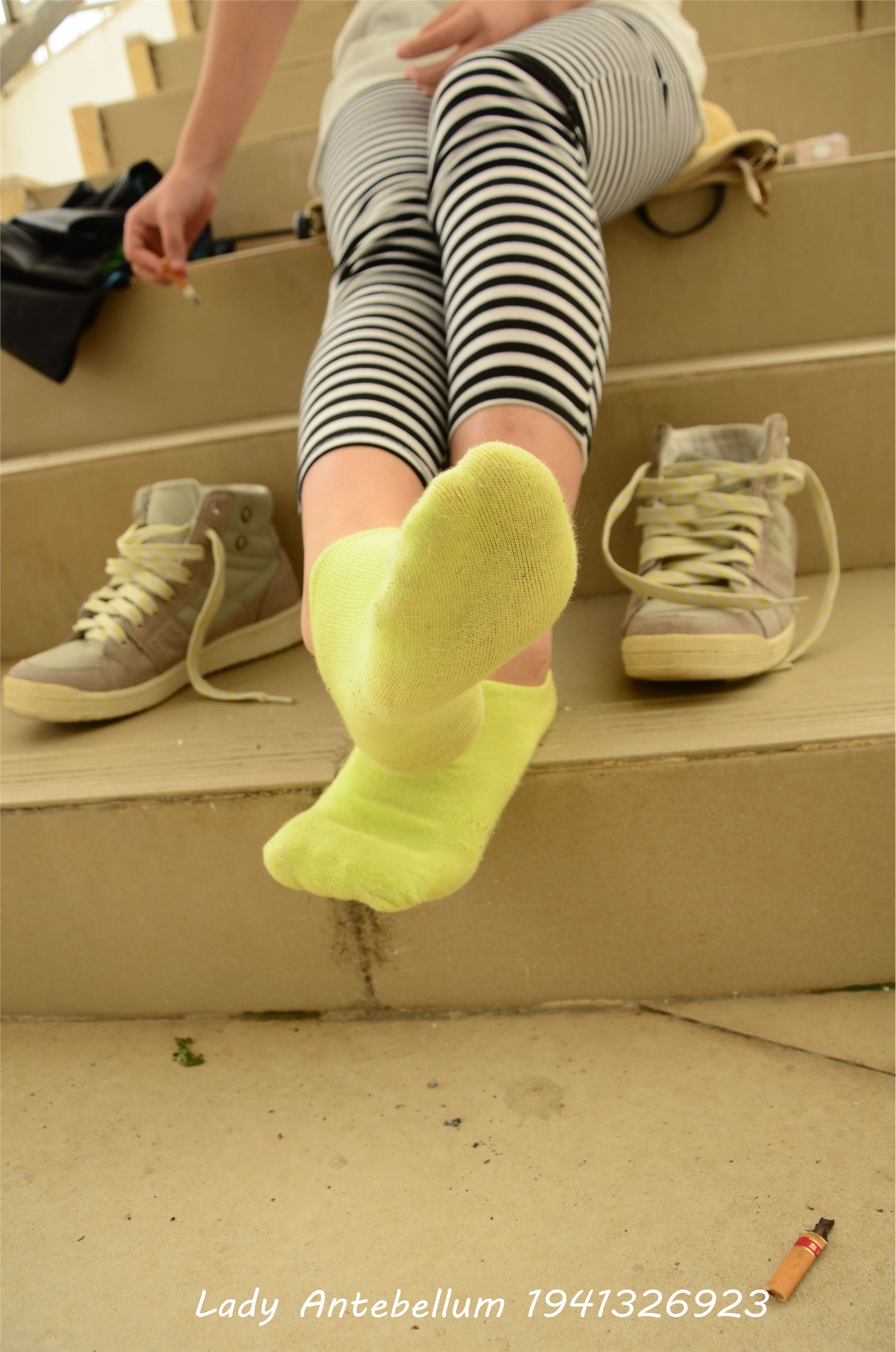 [战前女神] 恋足美腿棉袜女神级摄影套图 013