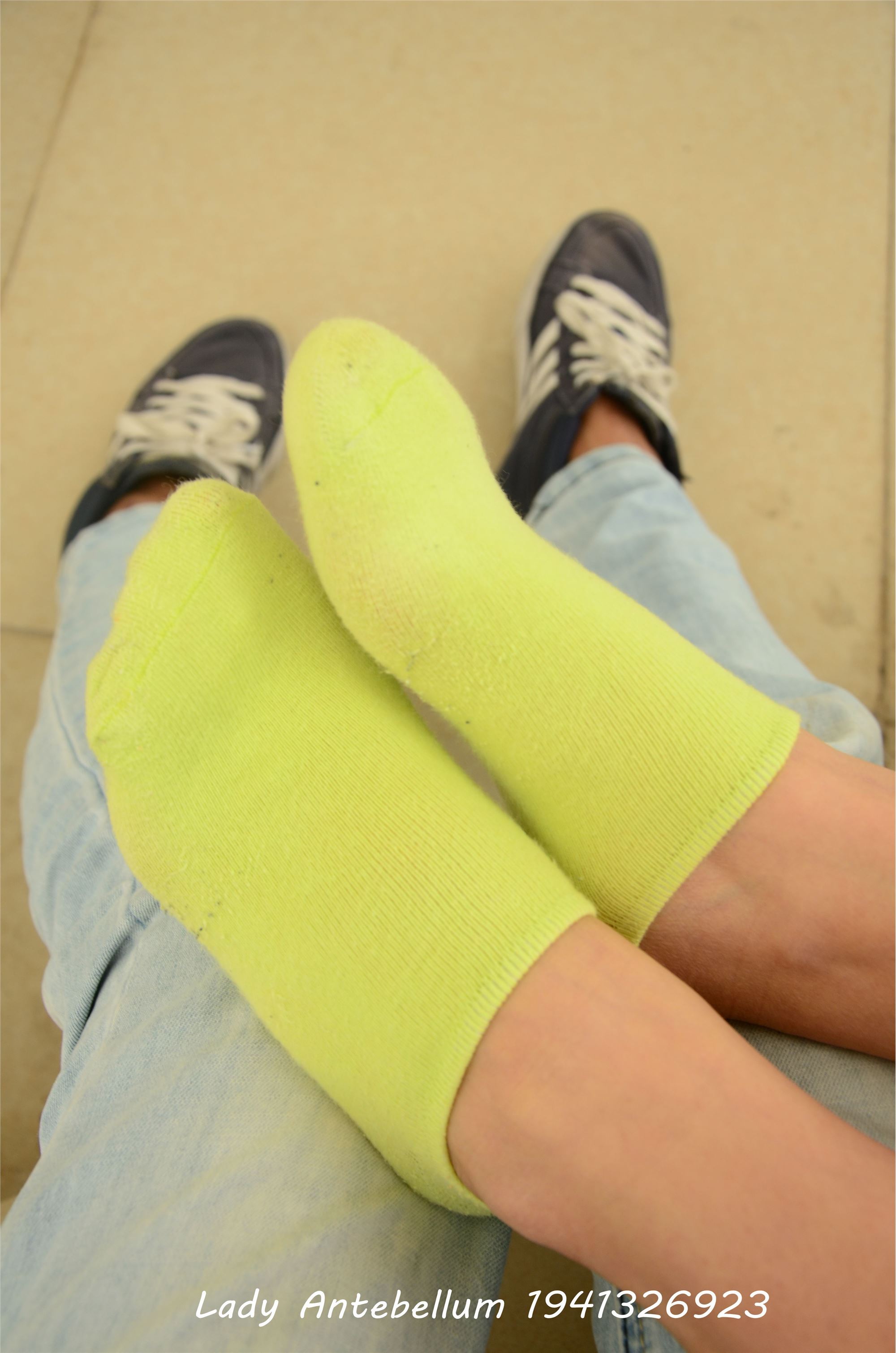 [战前女神] 恋足美腿棉袜女神级摄影套图 013