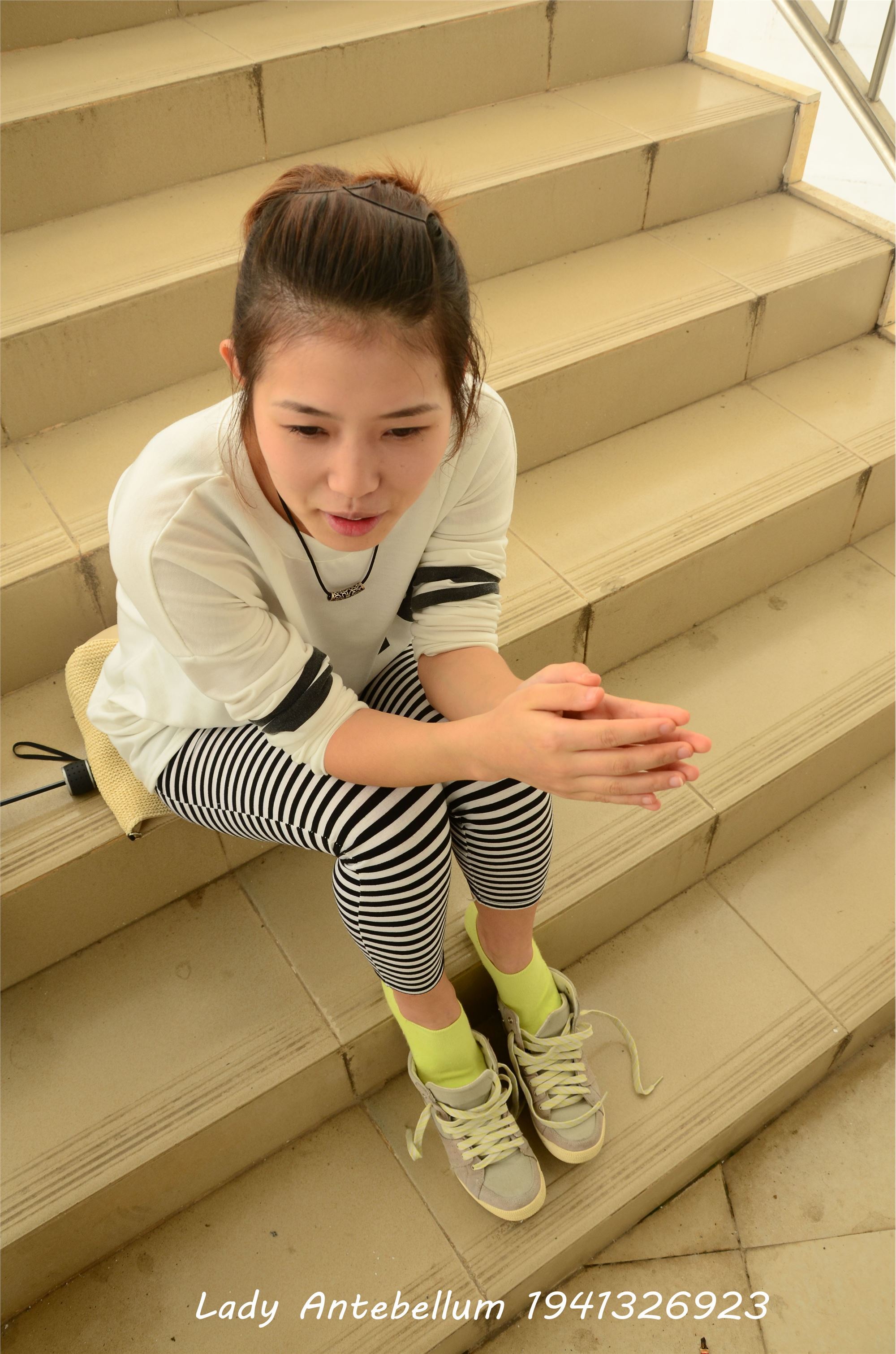 [战前女神] 恋足美腿棉袜女神级摄影套图 013