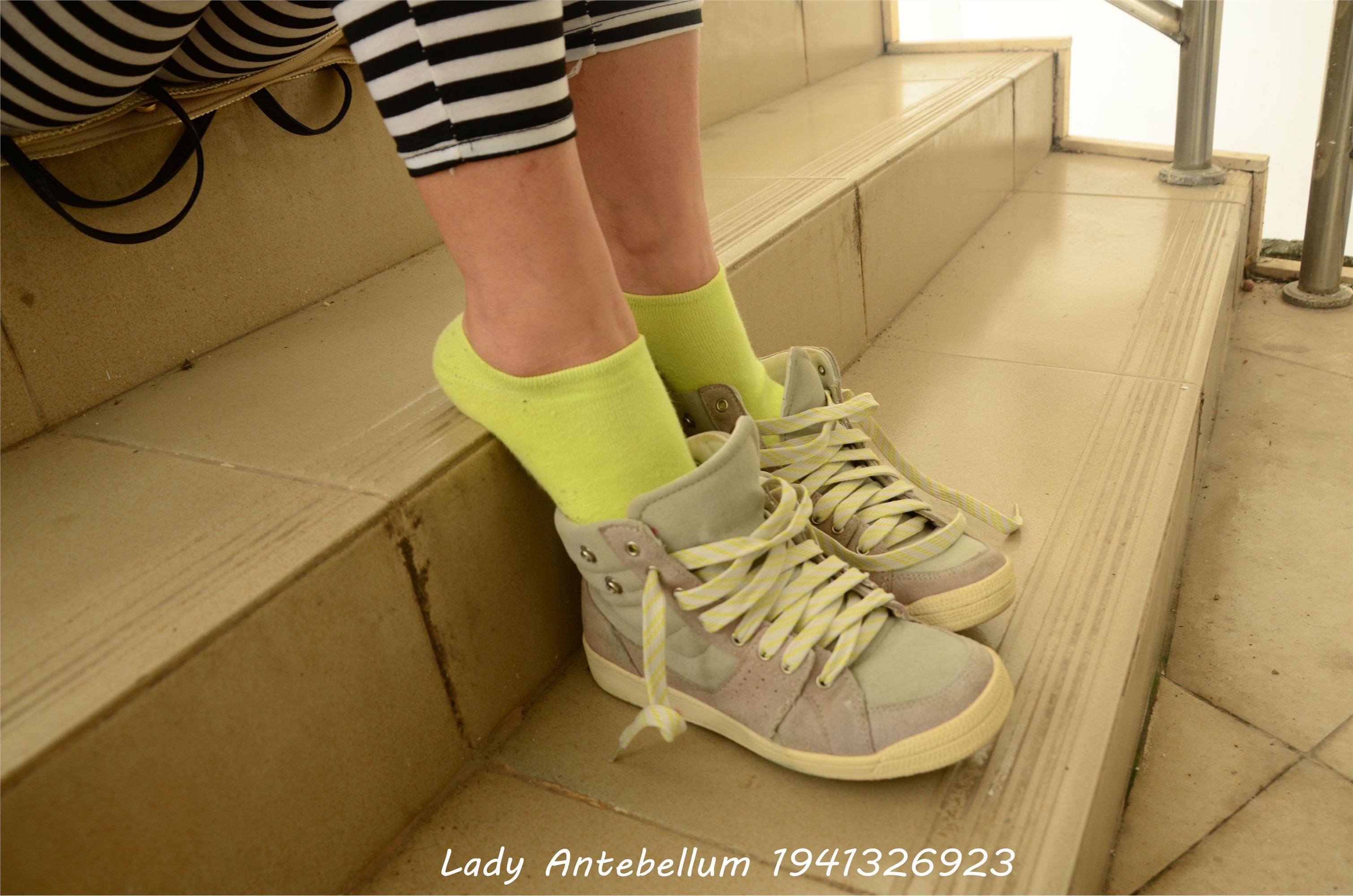 [战前女神] 恋足美腿棉袜女神级摄影套图 013