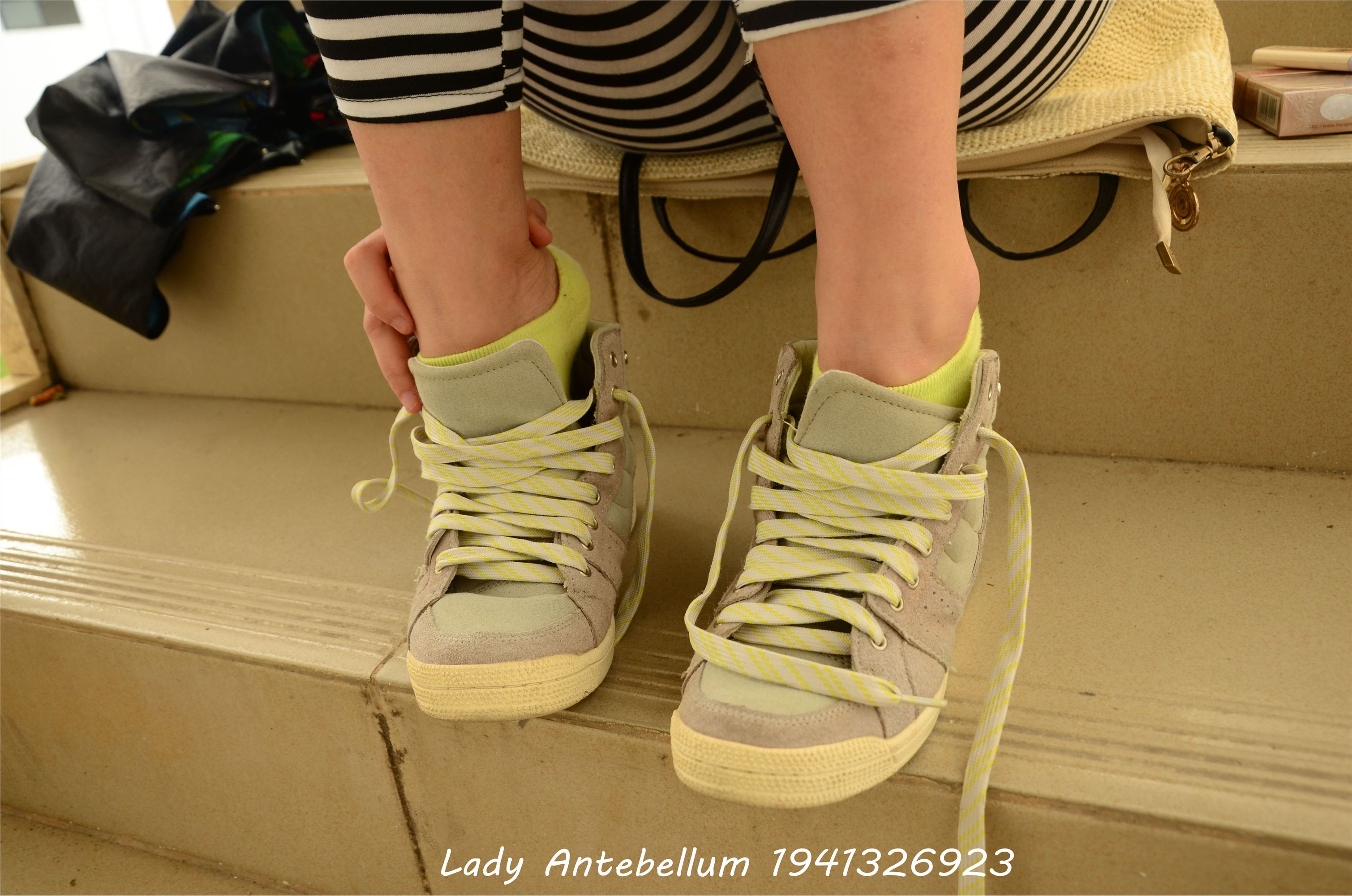 [战前女神] 恋足美腿棉袜女神级摄影套图 013