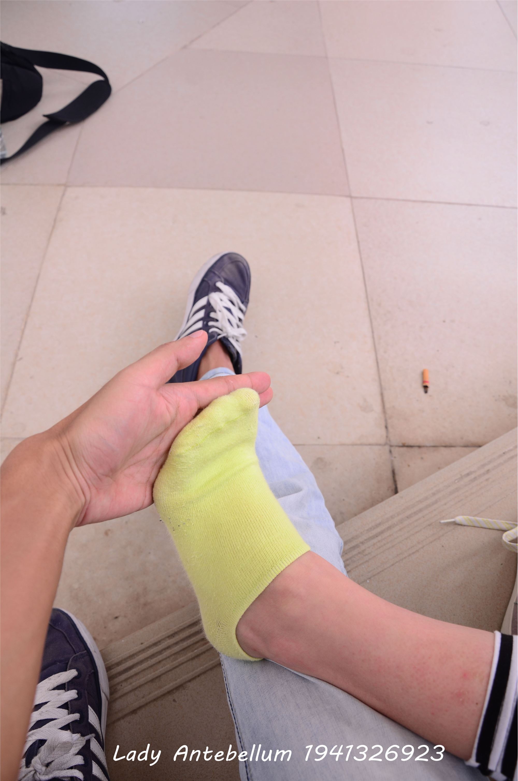 [战前女神] 恋足美腿棉袜女神级摄影套图 013