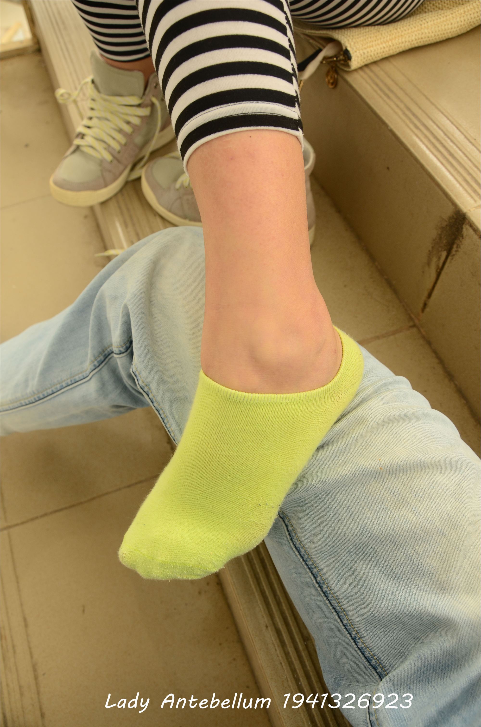 [战前女神] 恋足美腿棉袜女神级摄影套图 013