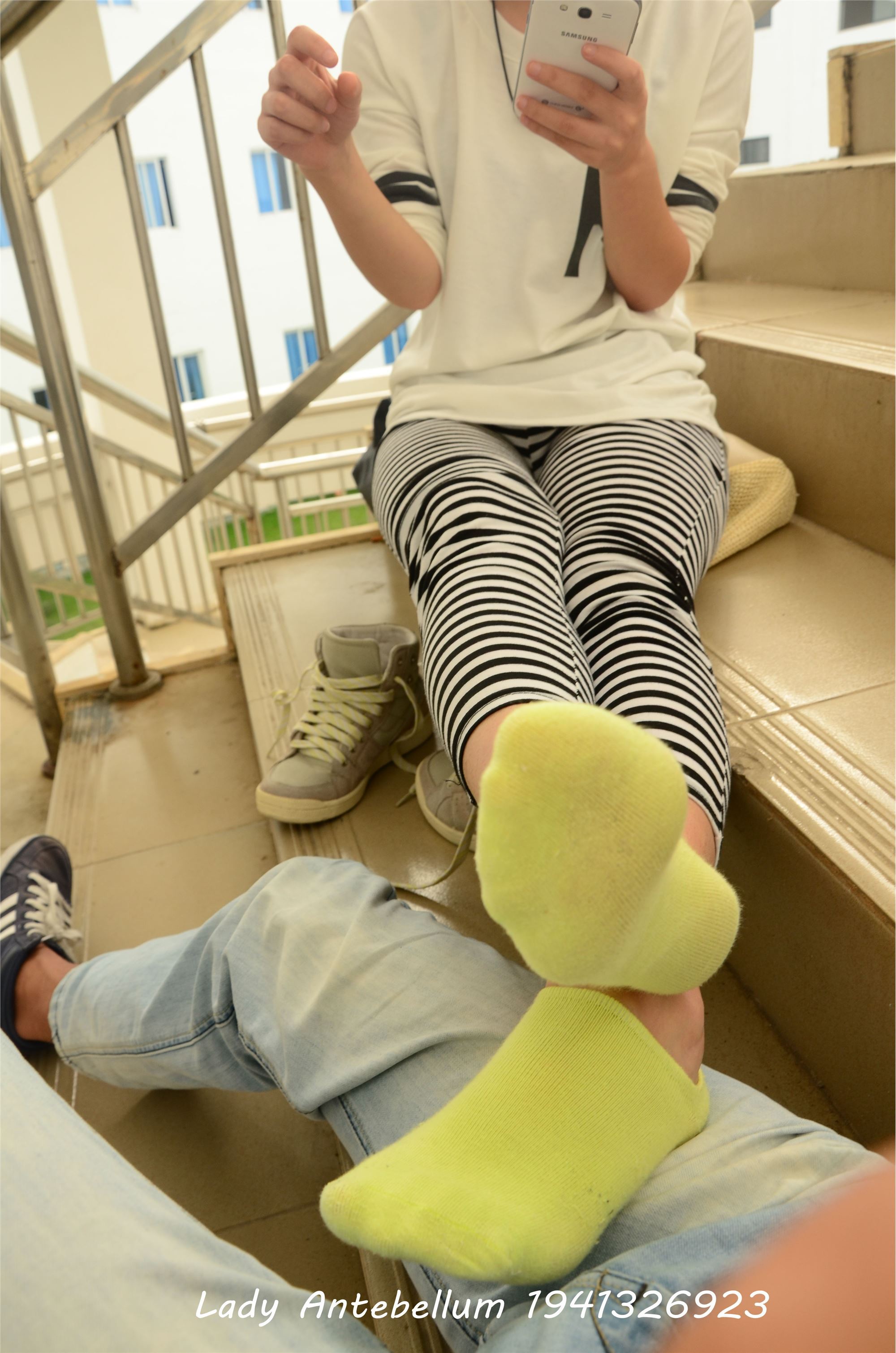 [战前女神] 恋足美腿棉袜女神级摄影套图 013