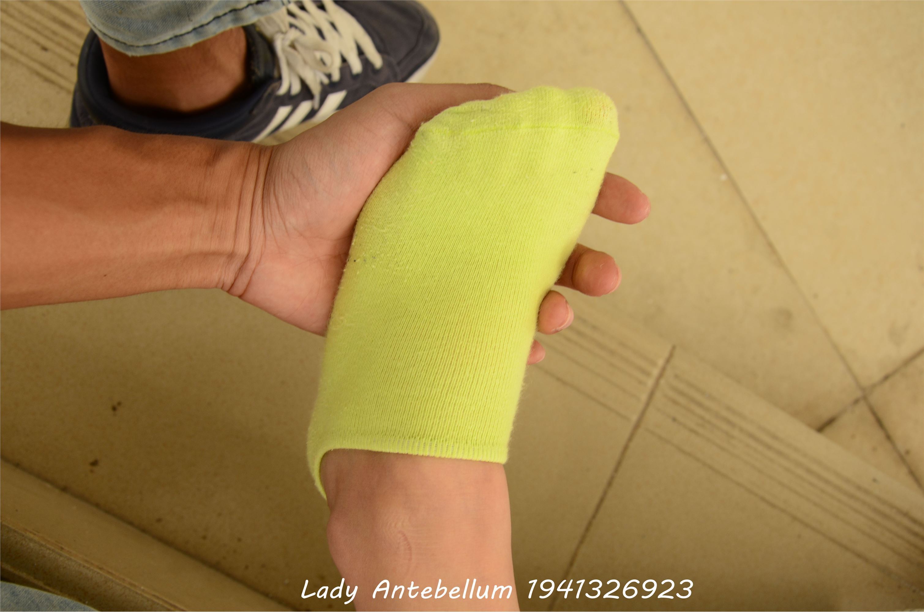 [战前女神] 恋足美腿棉袜女神级摄影套图 013