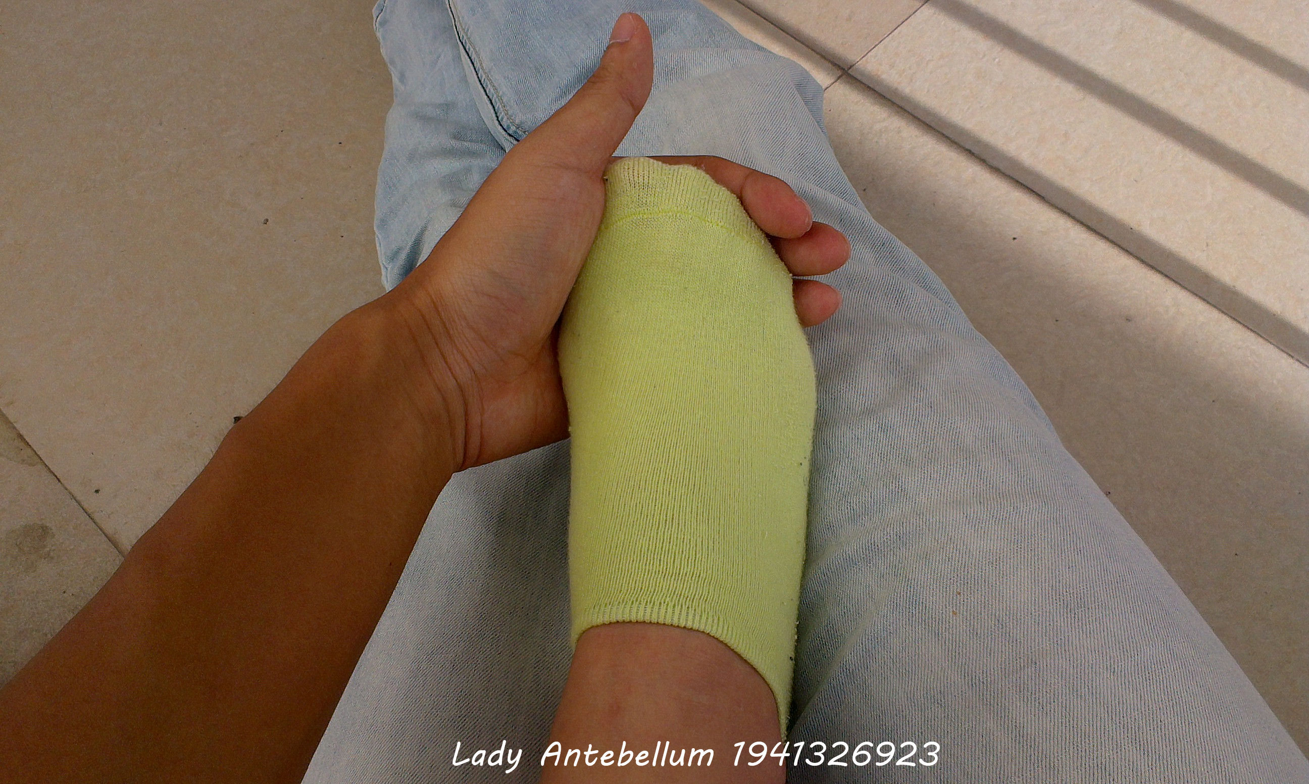 [战前女神] 恋足美腿棉袜女神级摄影套图 013