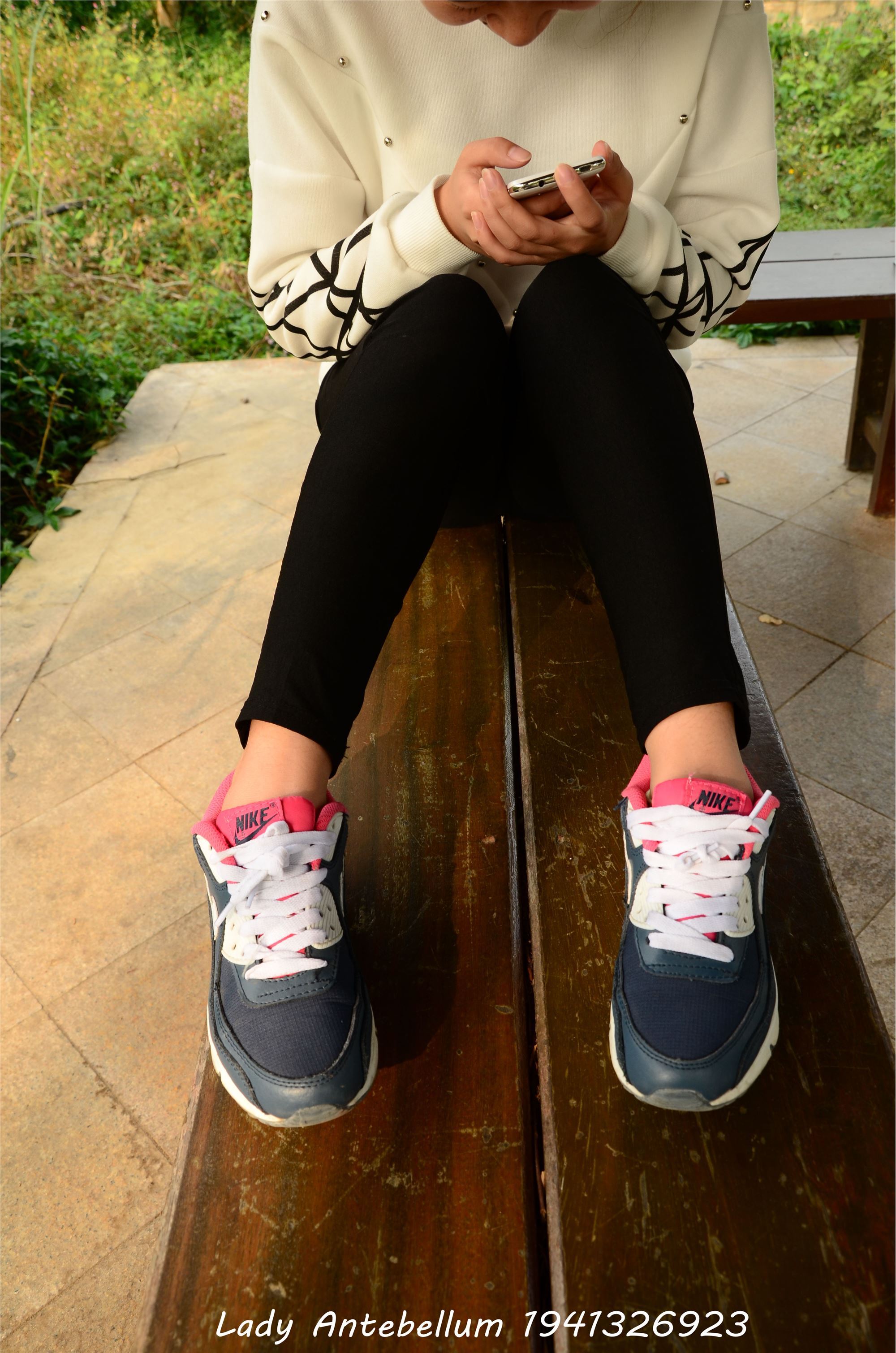 [战前女神] 恋足美腿棉袜女神级摄影套图 014