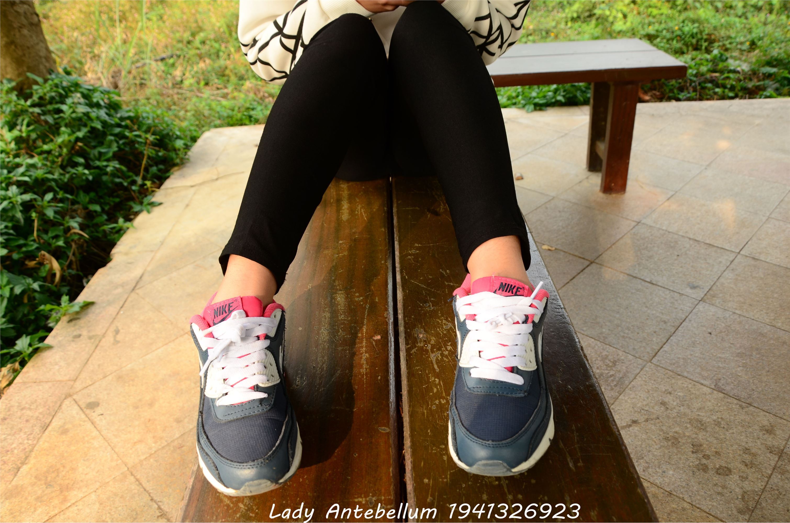 [战前女神] 恋足美腿棉袜女神级摄影套图 014