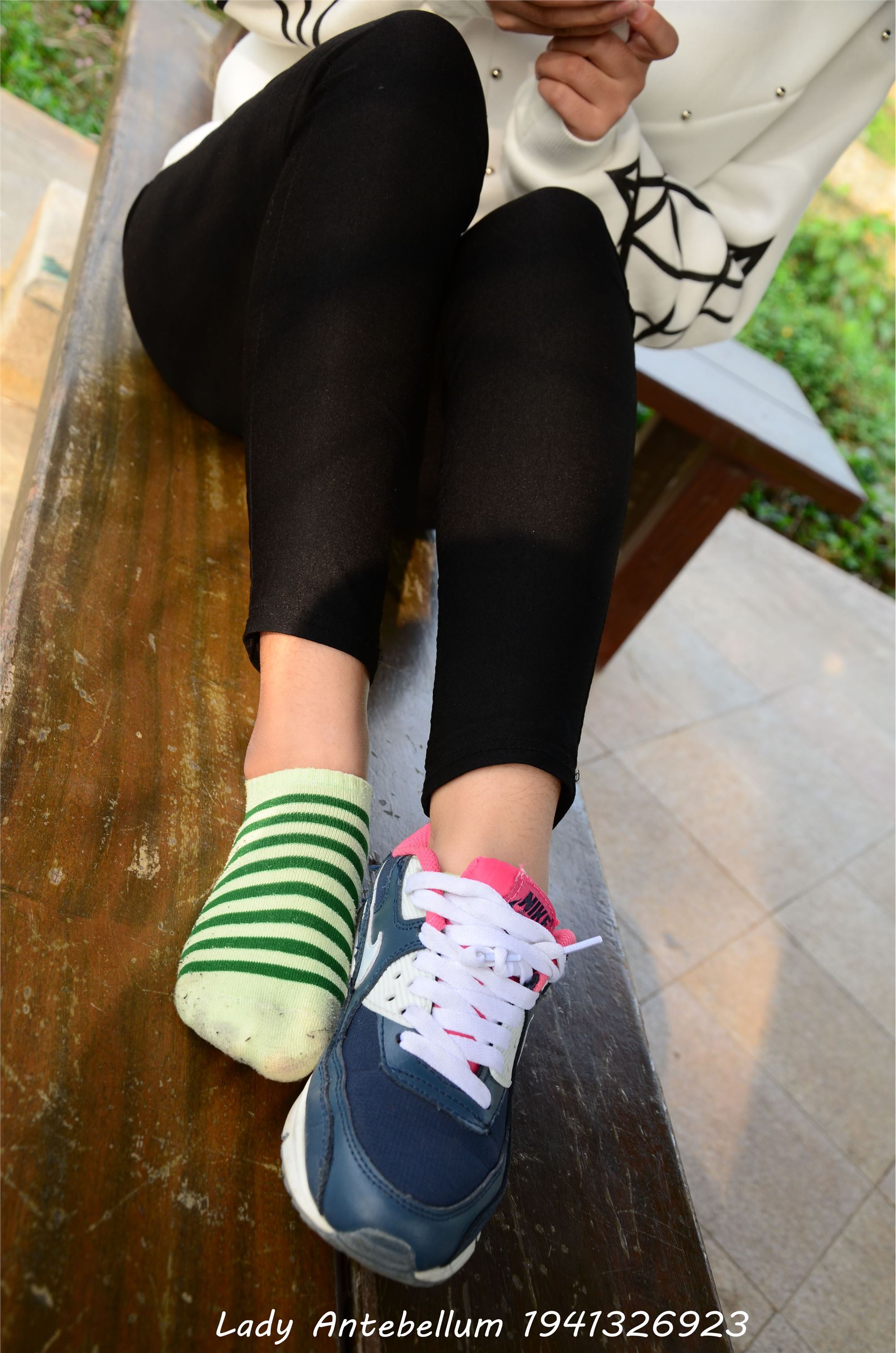 [战前女神] 恋足美腿棉袜女神级摄影套图 014