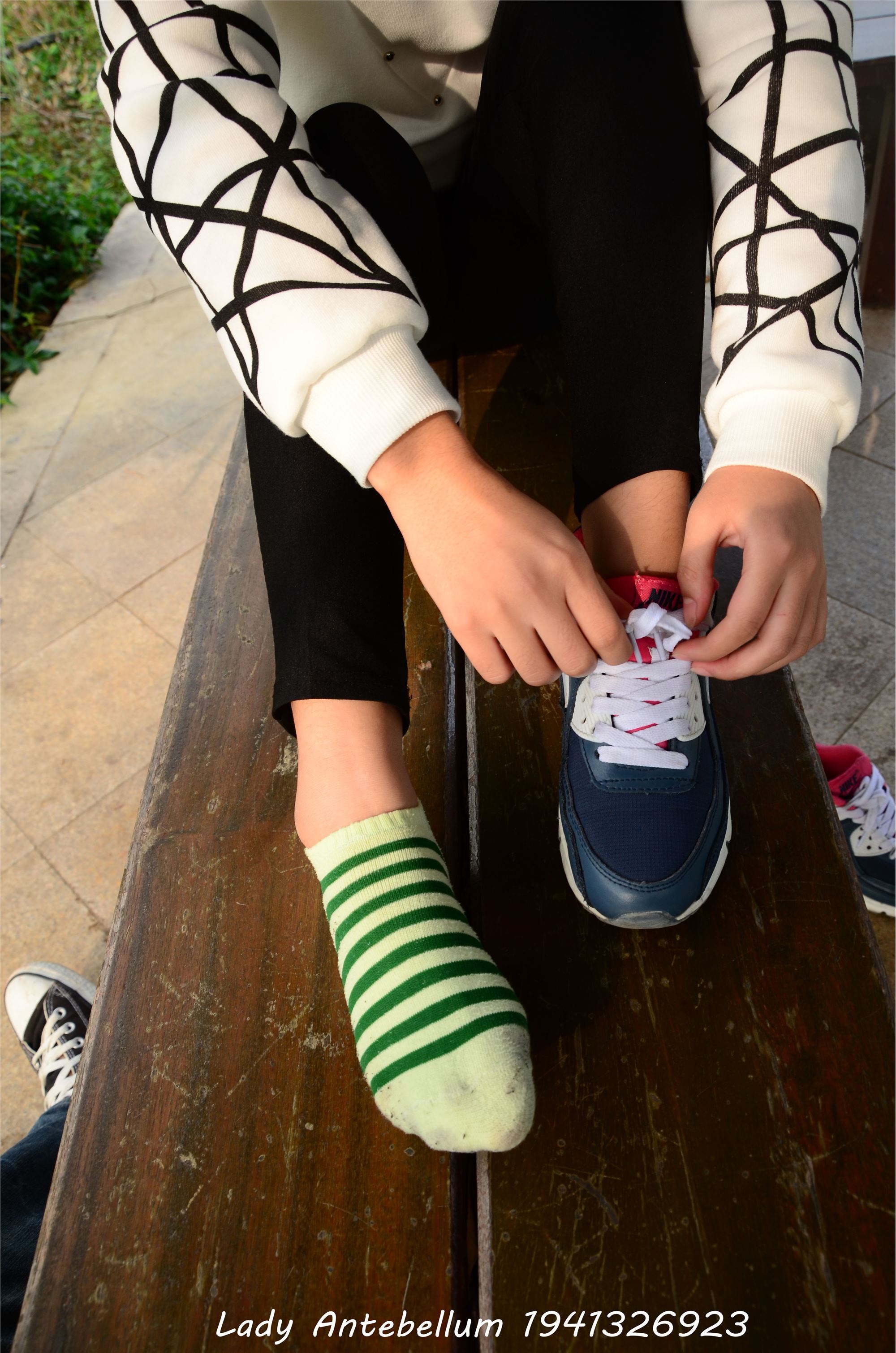 [战前女神] 恋足美腿棉袜女神级摄影套图 014