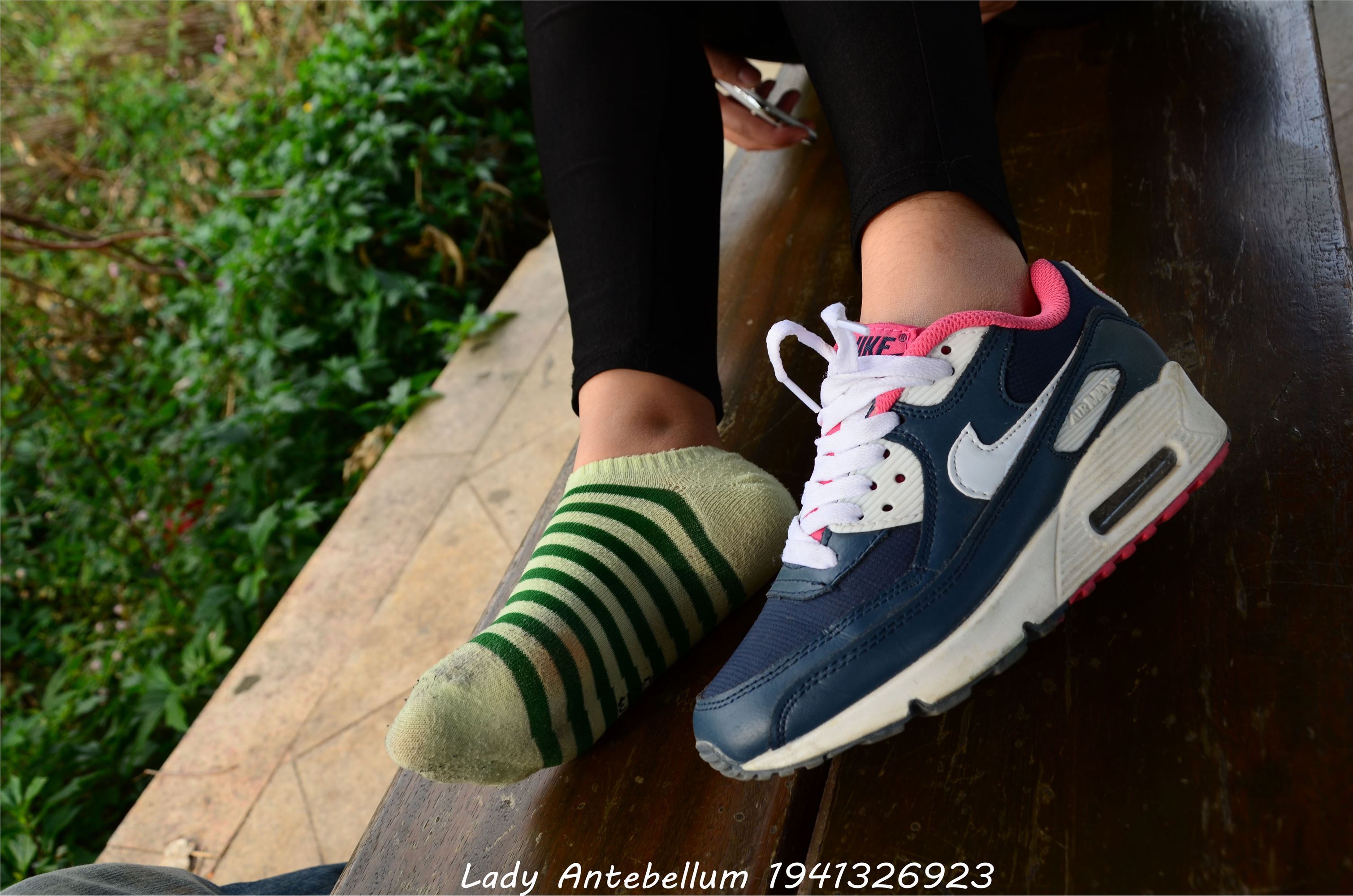 [战前女神] 恋足美腿棉袜女神级摄影套图 014