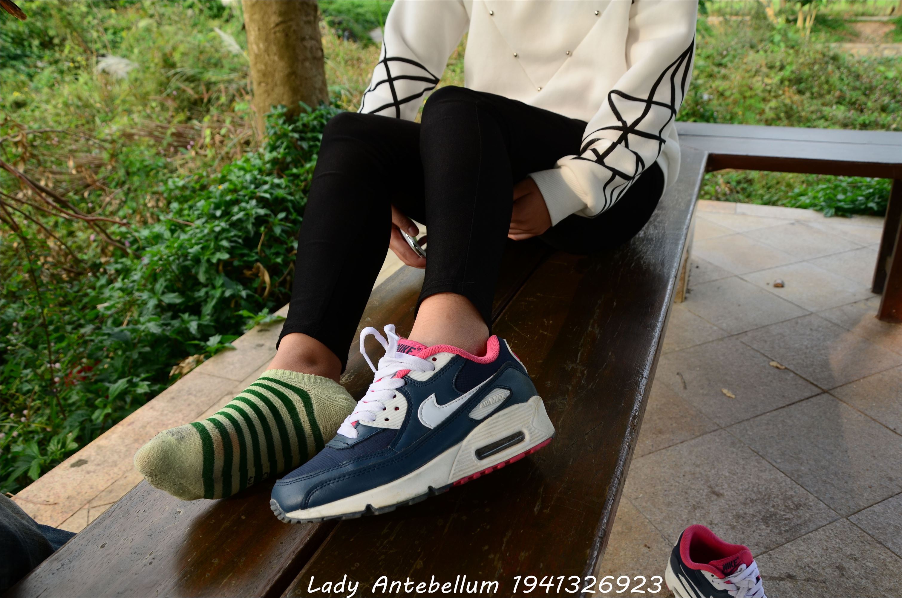 [战前女神] 恋足美腿棉袜女神级摄影套图 014