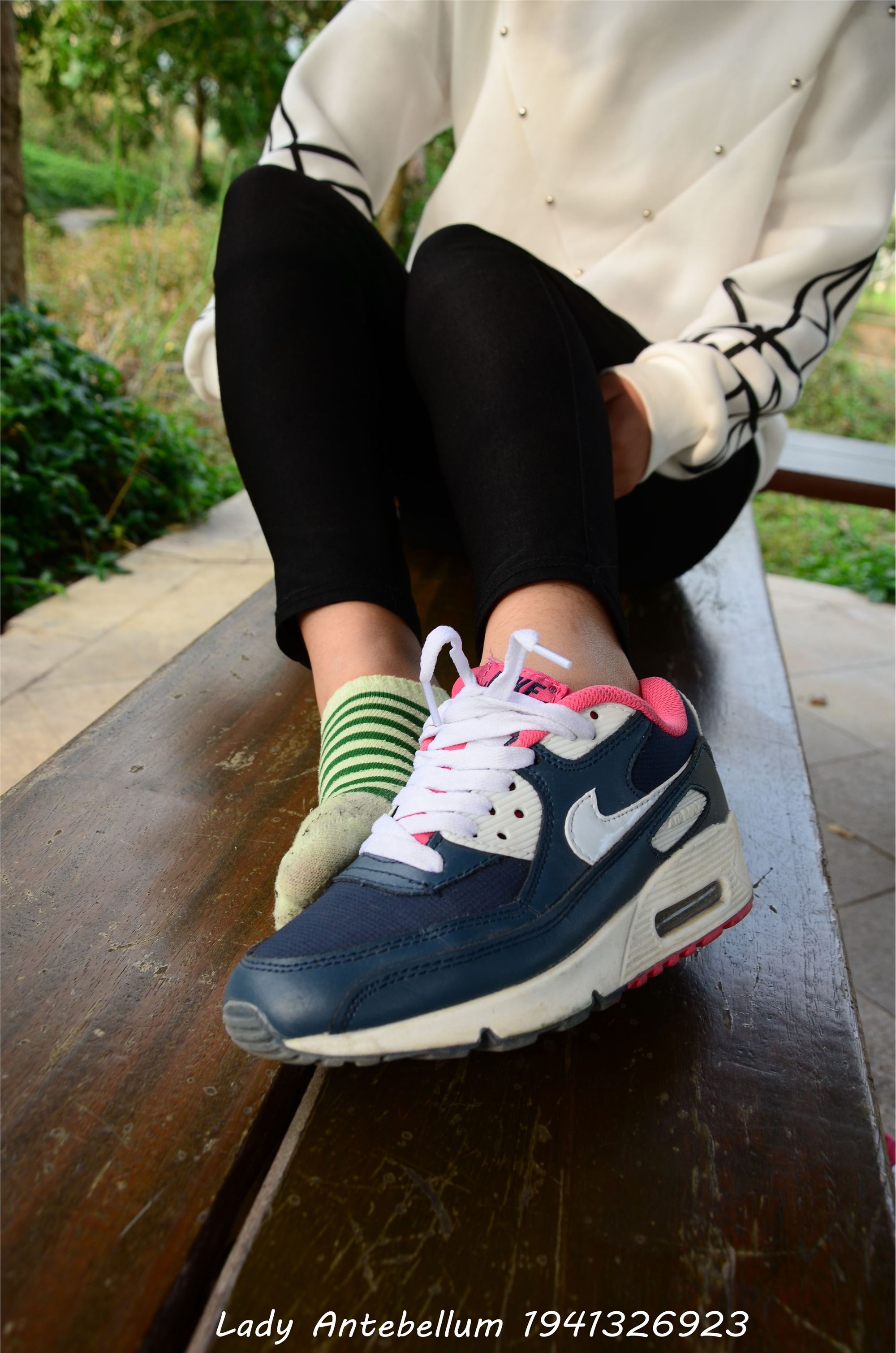 [战前女神] 恋足美腿棉袜女神级摄影套图 014