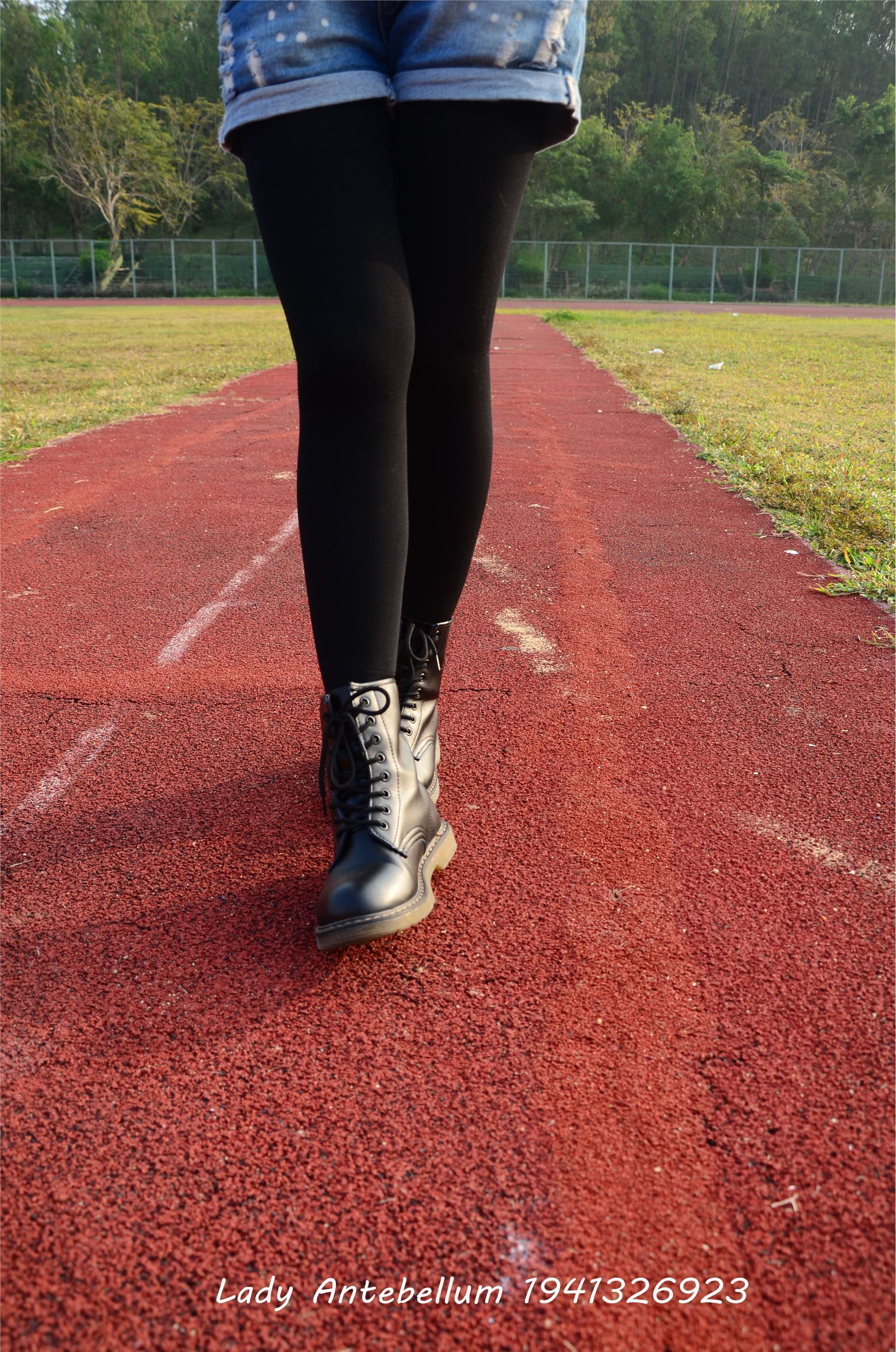 [战前女神] 恋足美腿棉袜女神级摄影套图 015