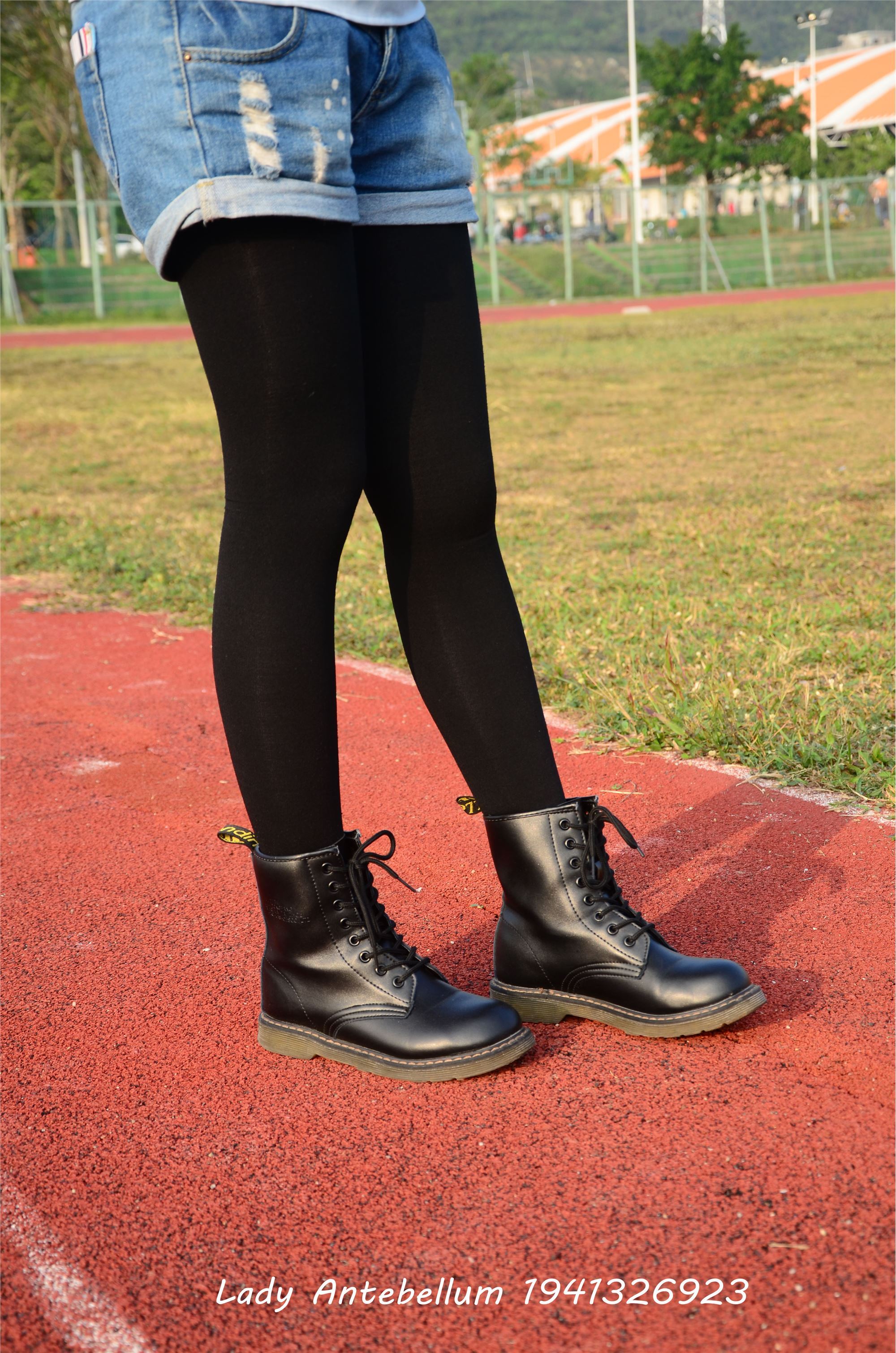 [战前女神] 恋足美腿棉袜女神级摄影套图 015