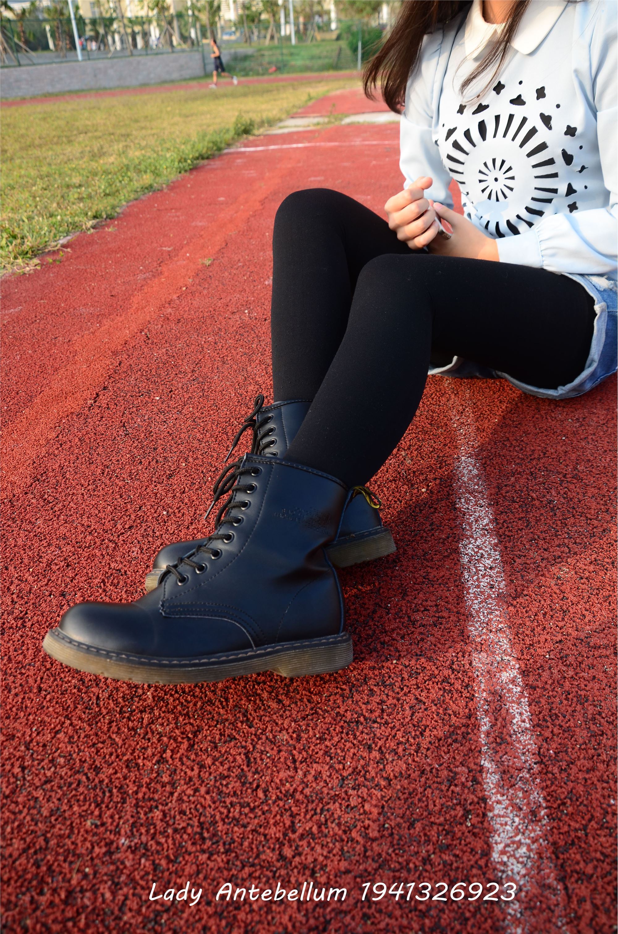 [战前女神] 恋足美腿棉袜女神级摄影套图 015