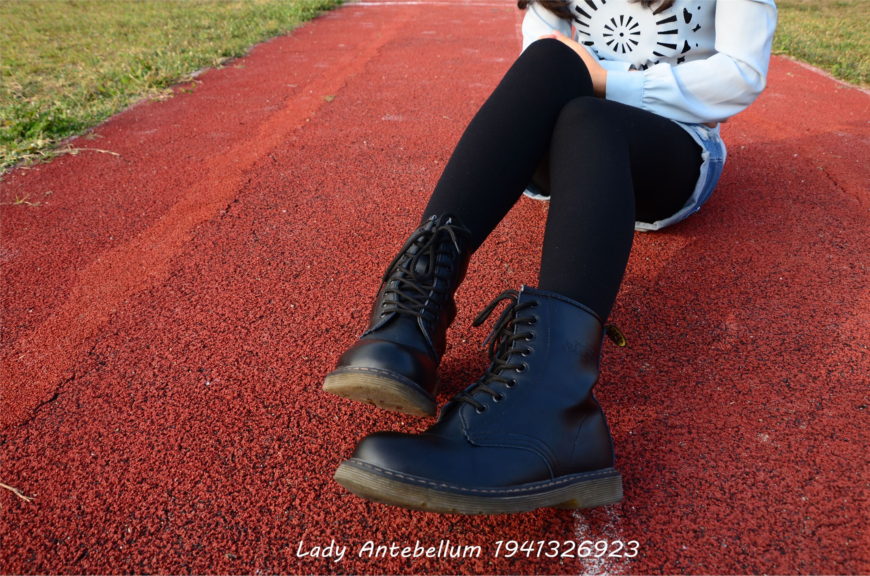 [战前女神] 恋足美腿棉袜女神级摄影套图 015