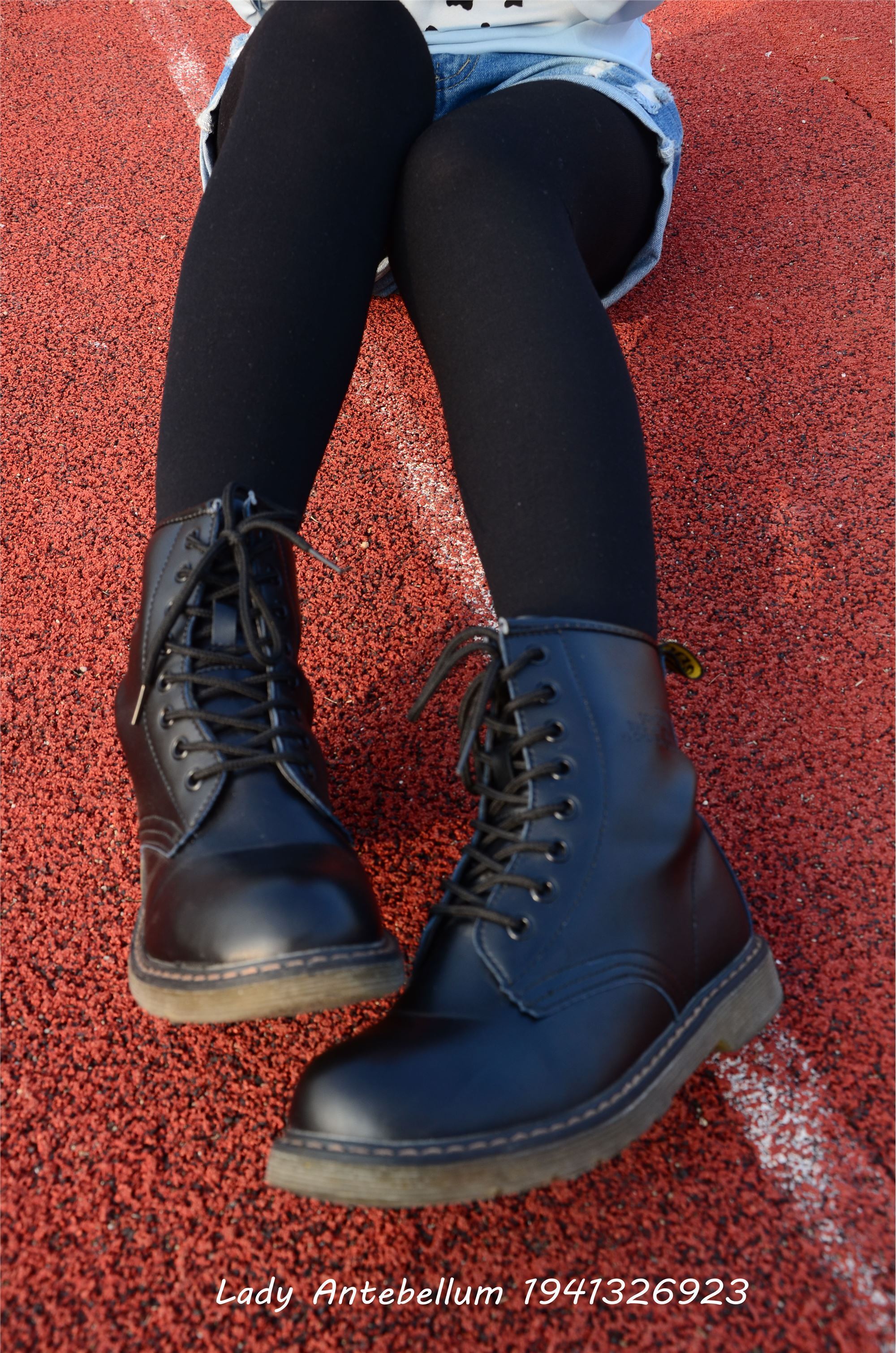 [战前女神] 恋足美腿棉袜女神级摄影套图 015