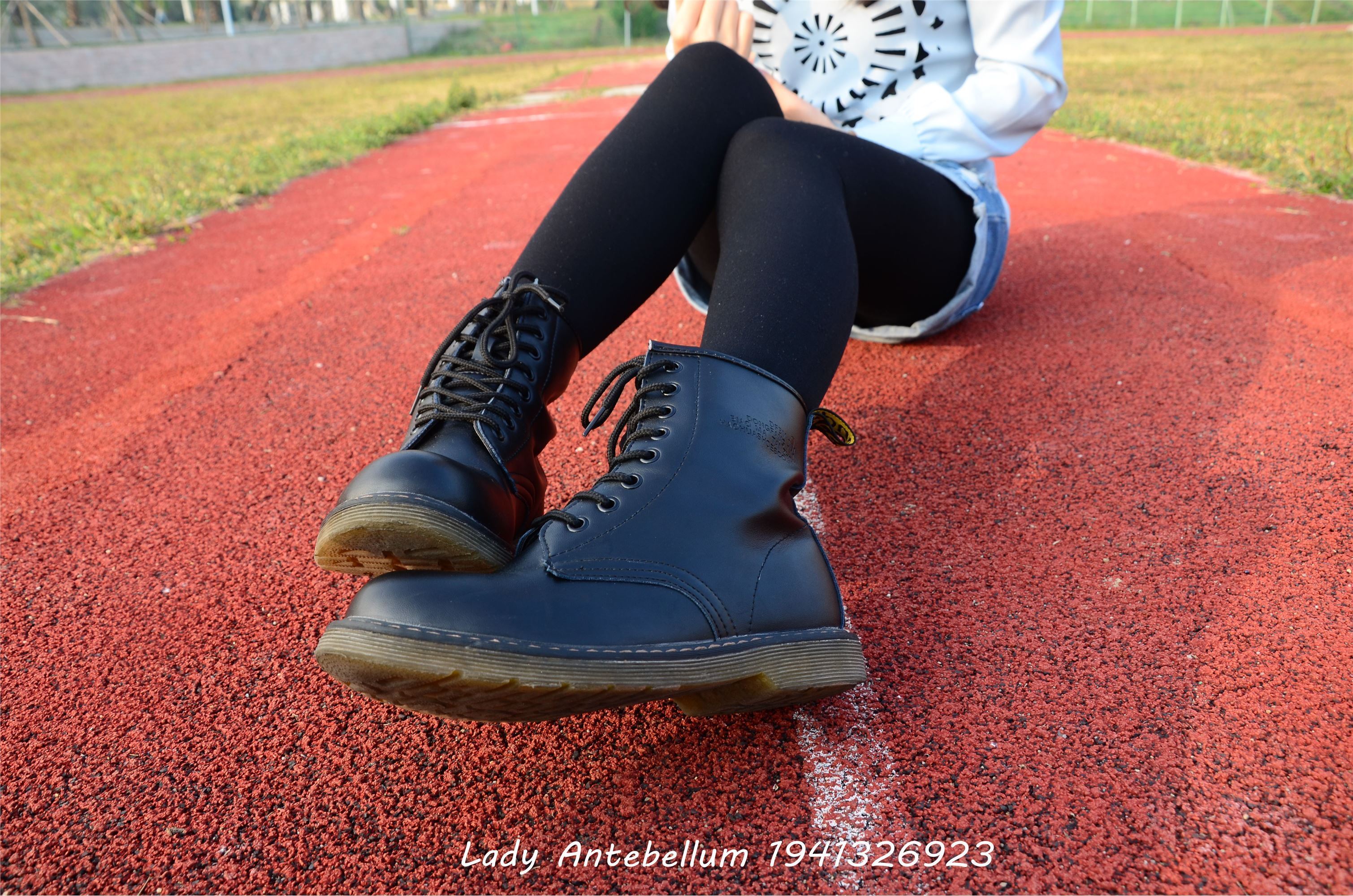 [战前女神] 恋足美腿棉袜女神级摄影套图 015