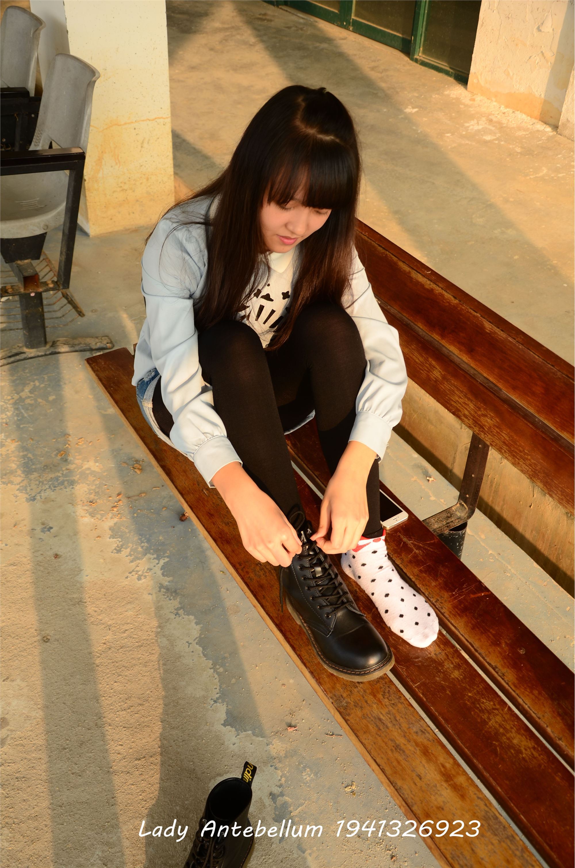 [战前女神] 恋足美腿棉袜女神级摄影套图 015