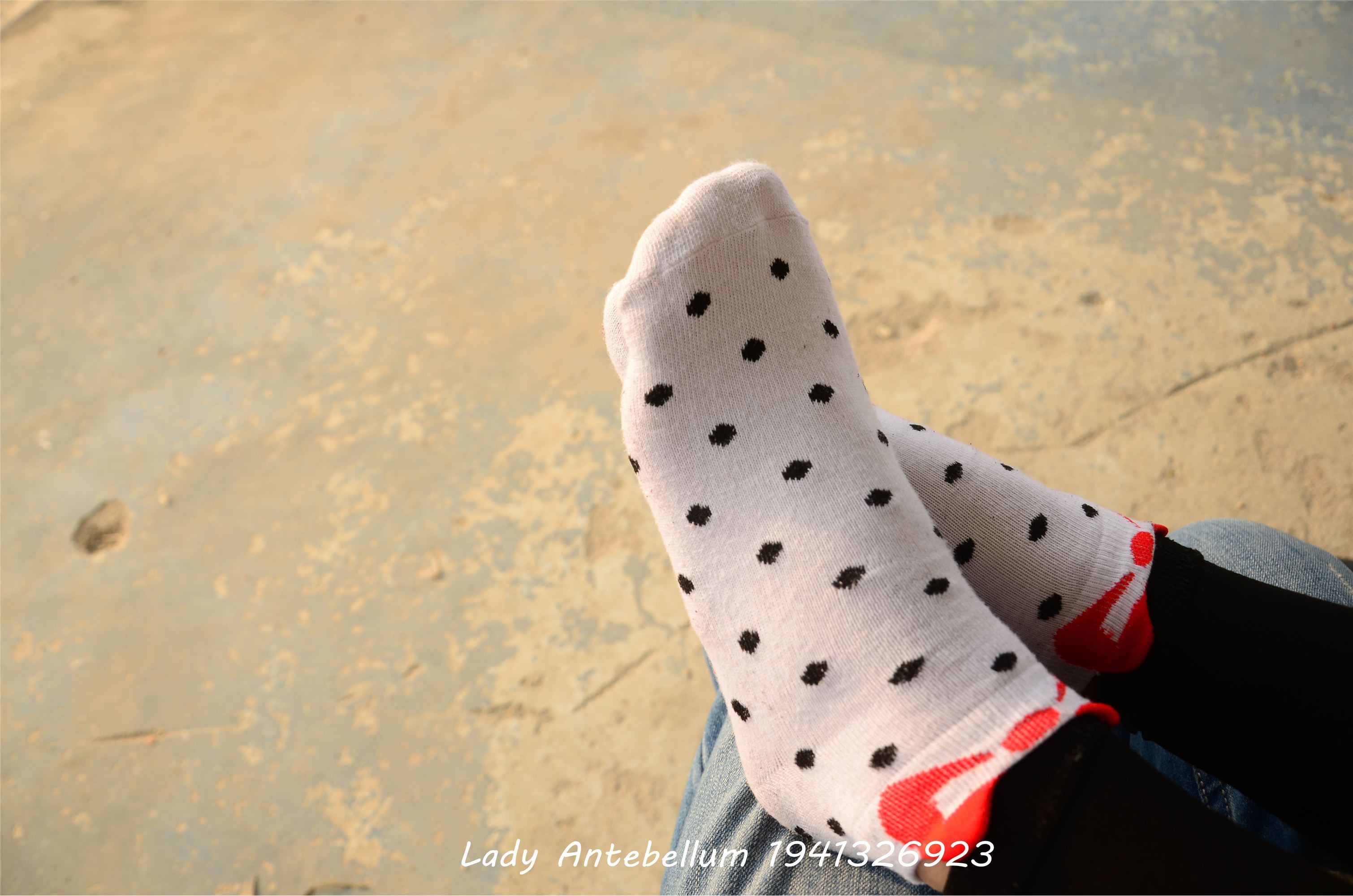 [战前女神] 恋足美腿棉袜女神级摄影套图 015