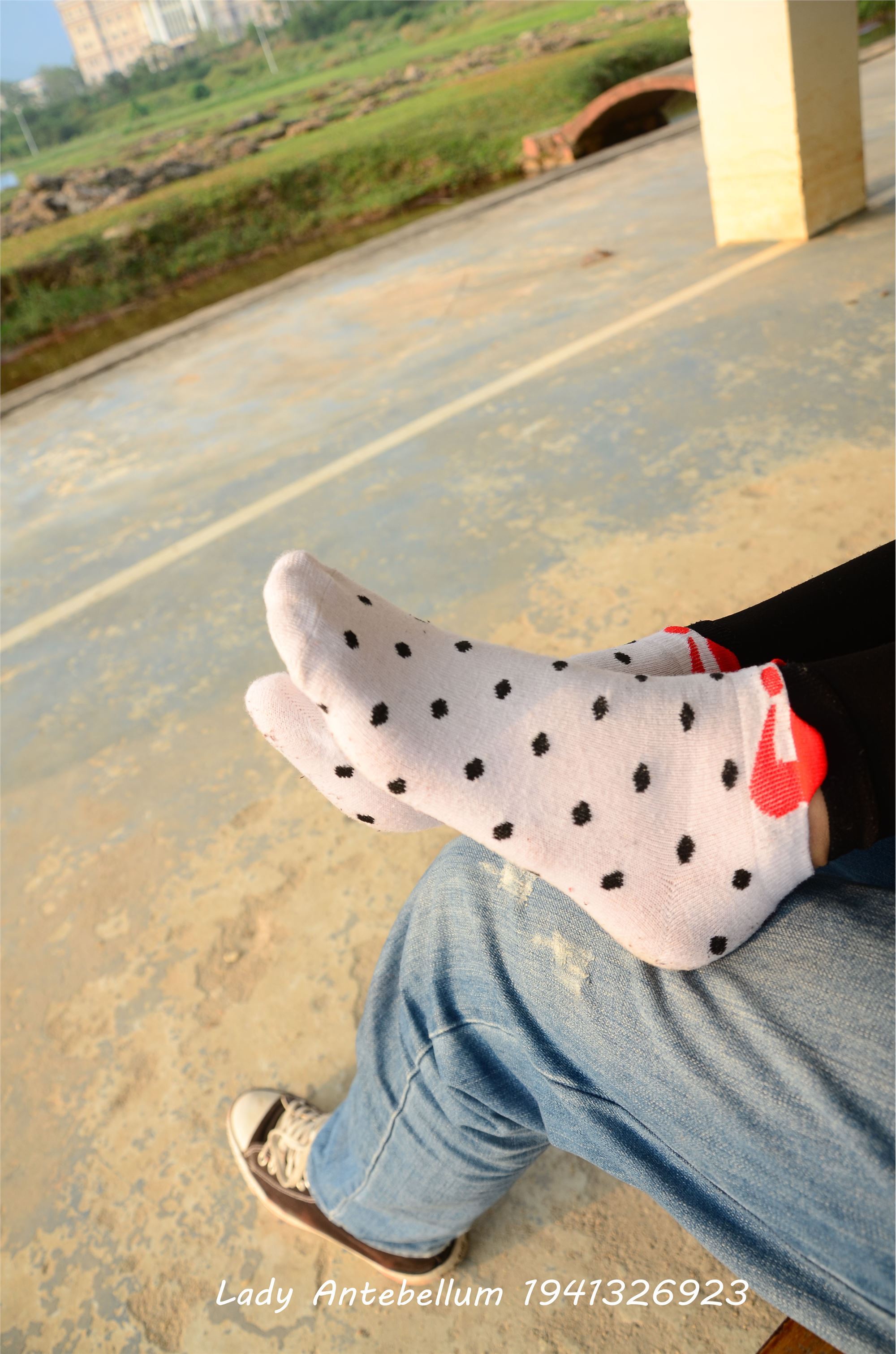 [战前女神] 恋足美腿棉袜女神级摄影套图 015