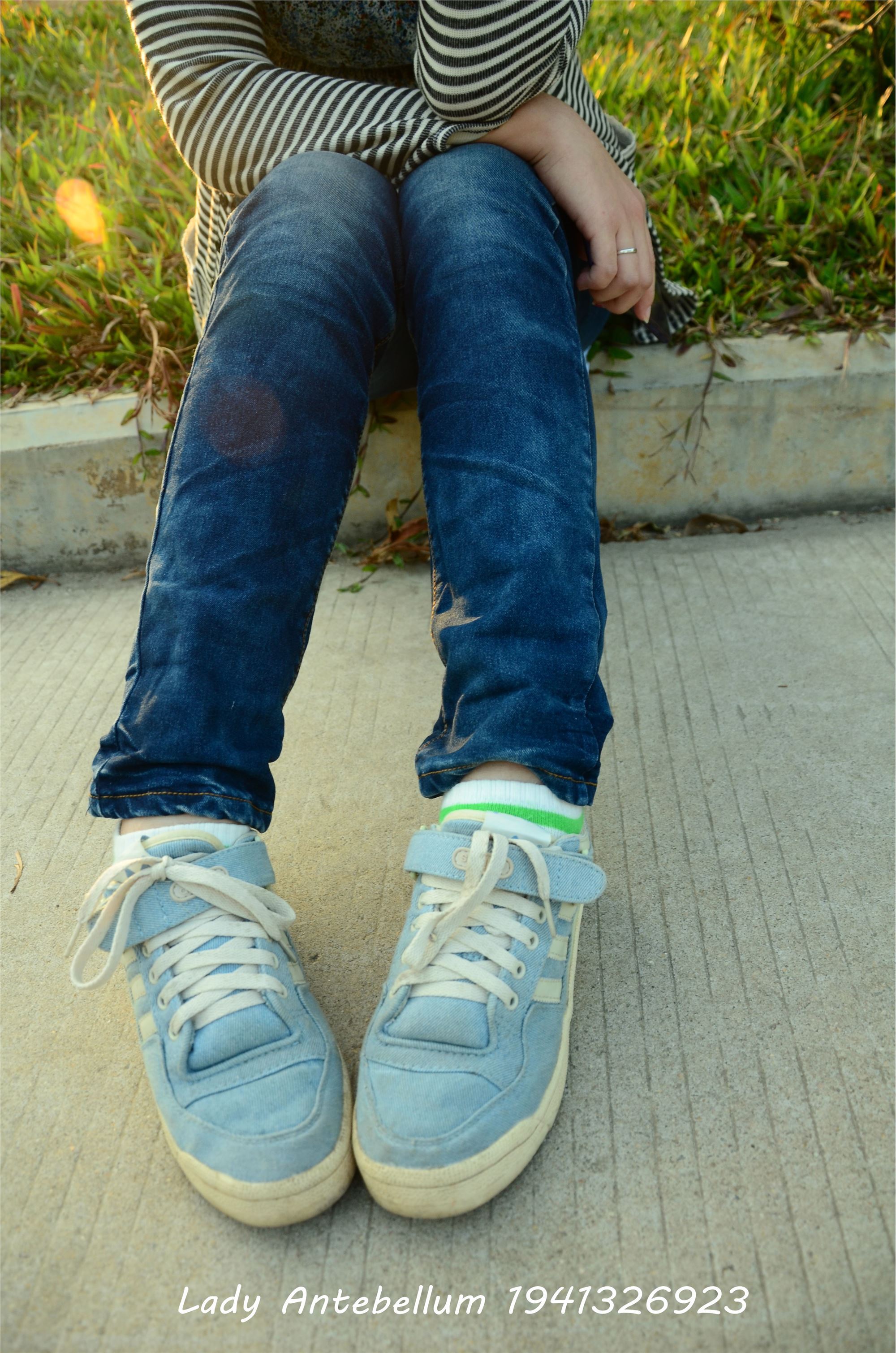 [战前女神] 恋足美腿棉袜女神级摄影套图 016