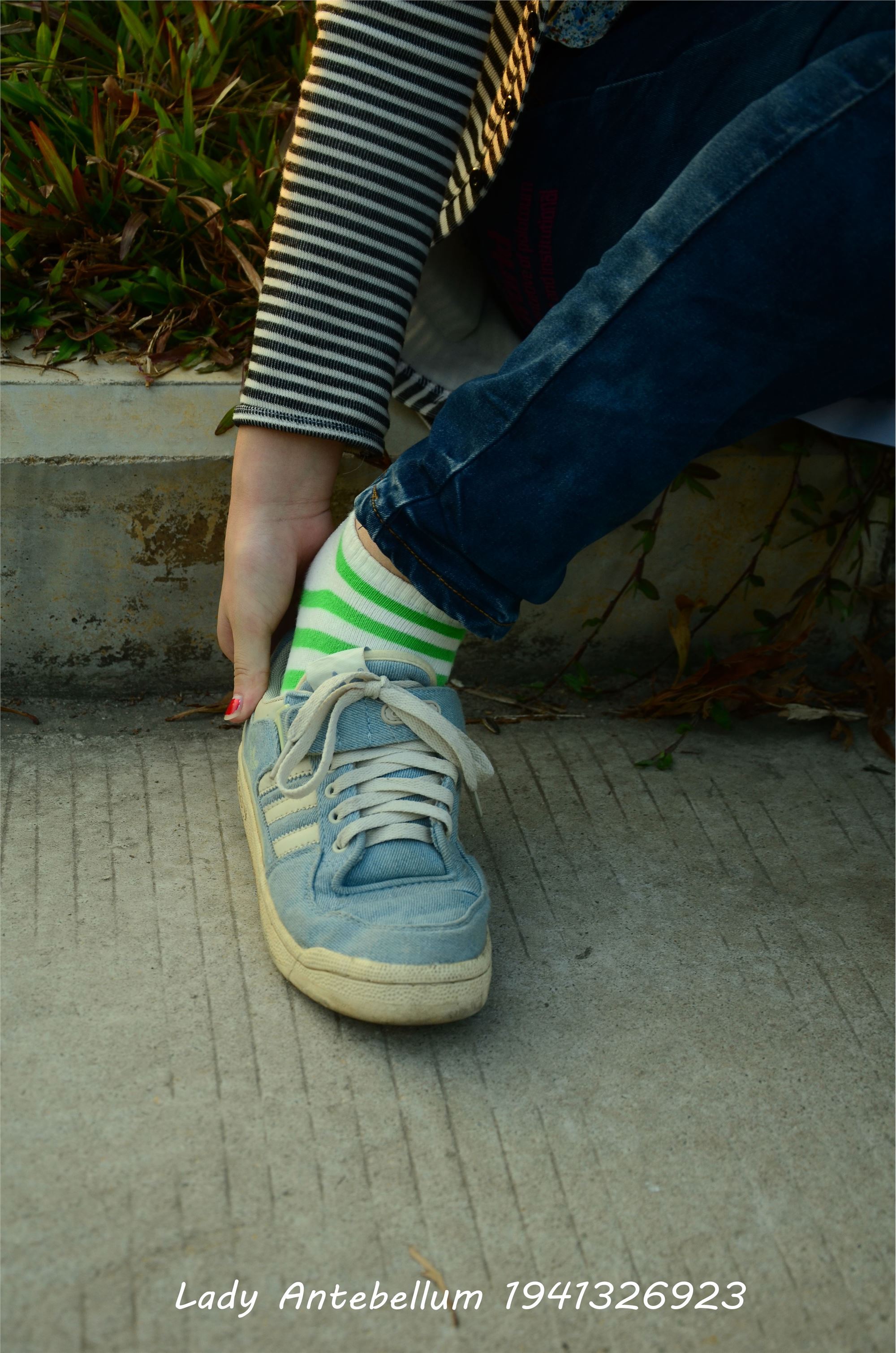 [战前女神] 恋足美腿棉袜女神级摄影套图 016