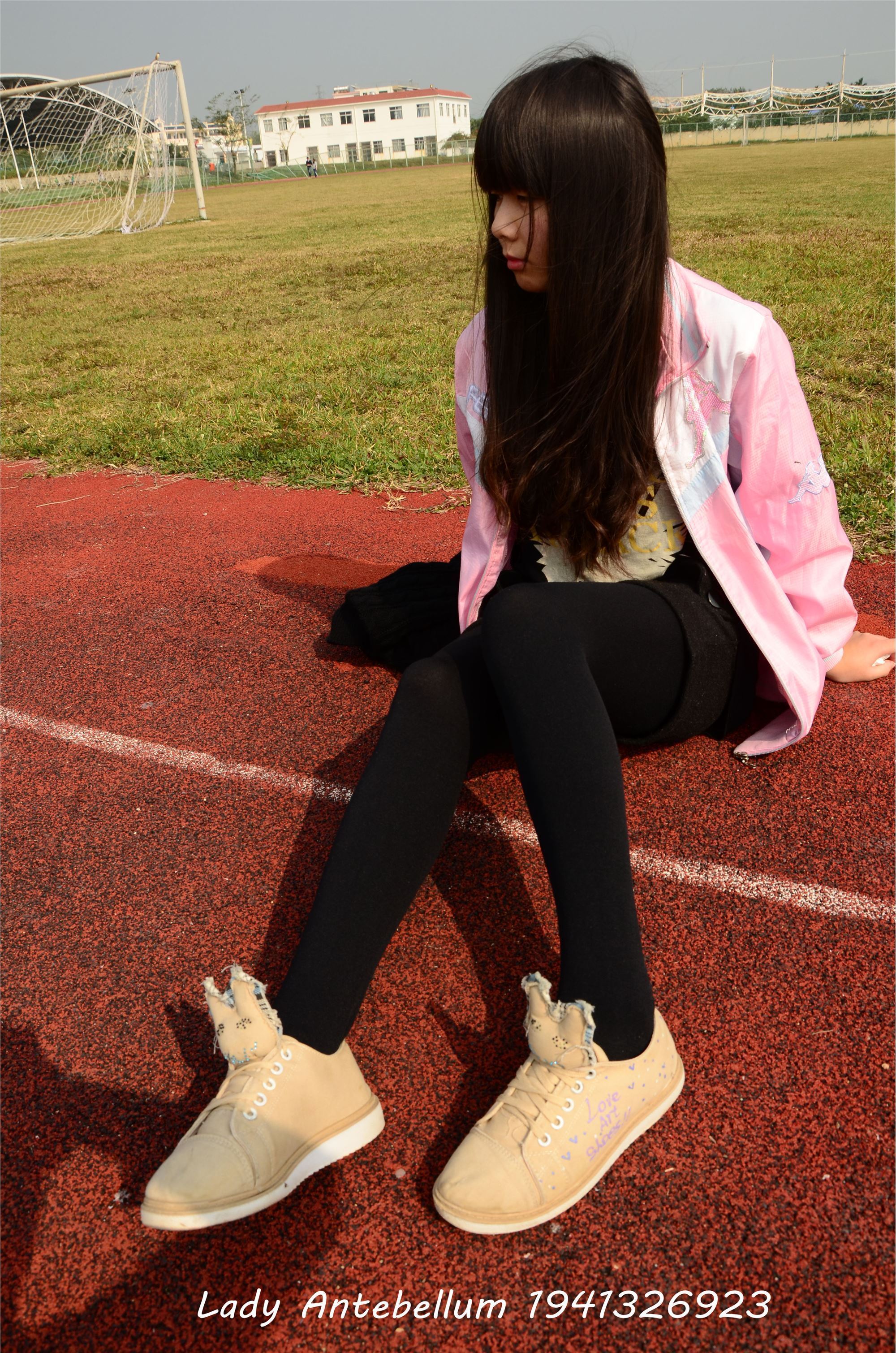 [战前女神] 恋足美腿棉袜女神级摄影套图 017