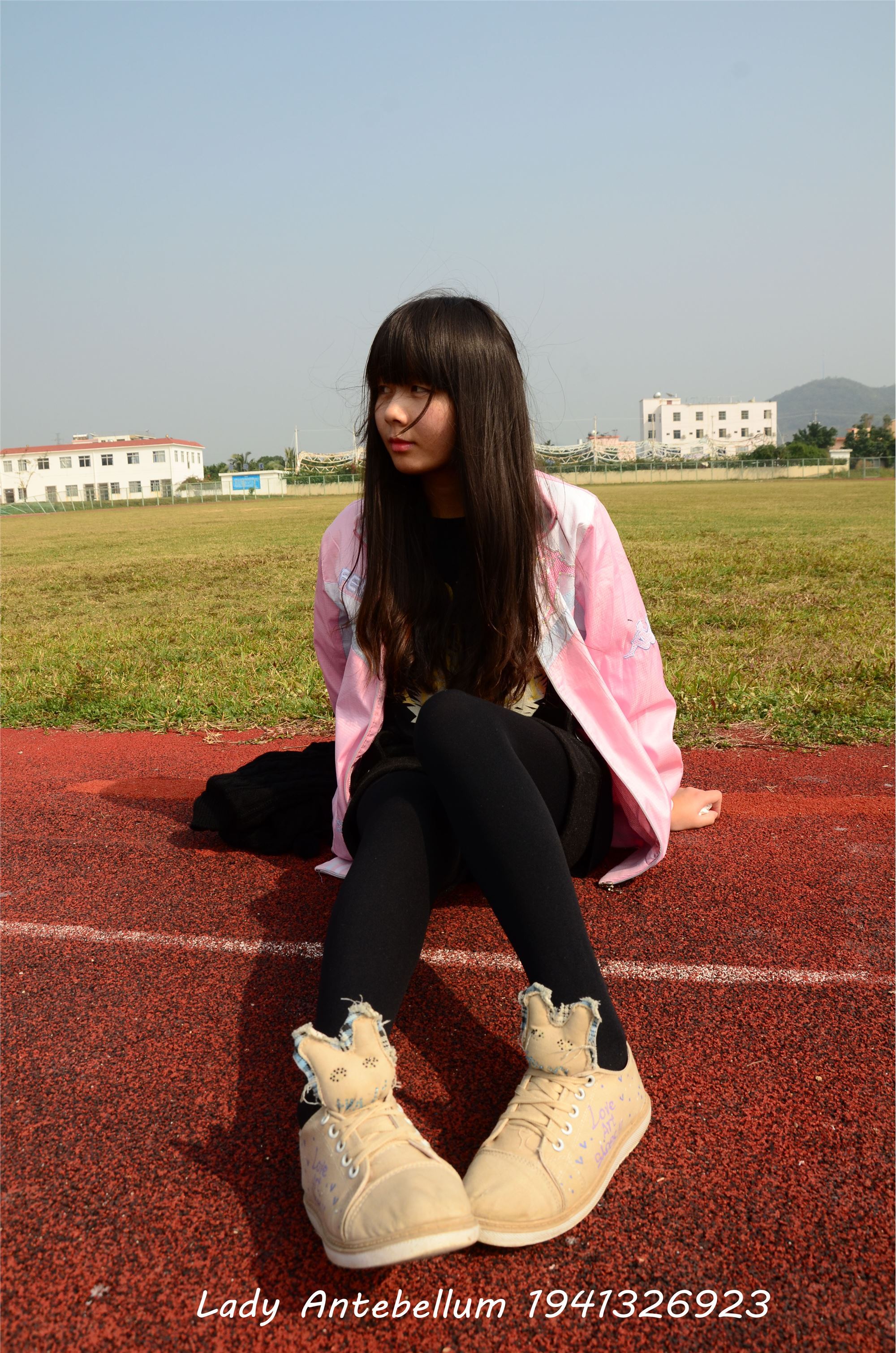 [战前女神] 恋足美腿棉袜女神级摄影套图 017