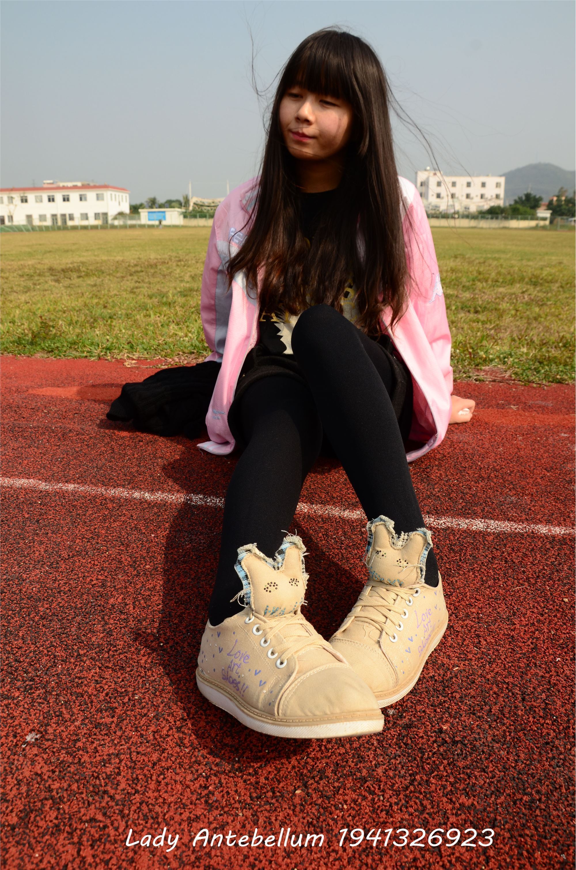 [战前女神] 恋足美腿棉袜女神级摄影套图 017