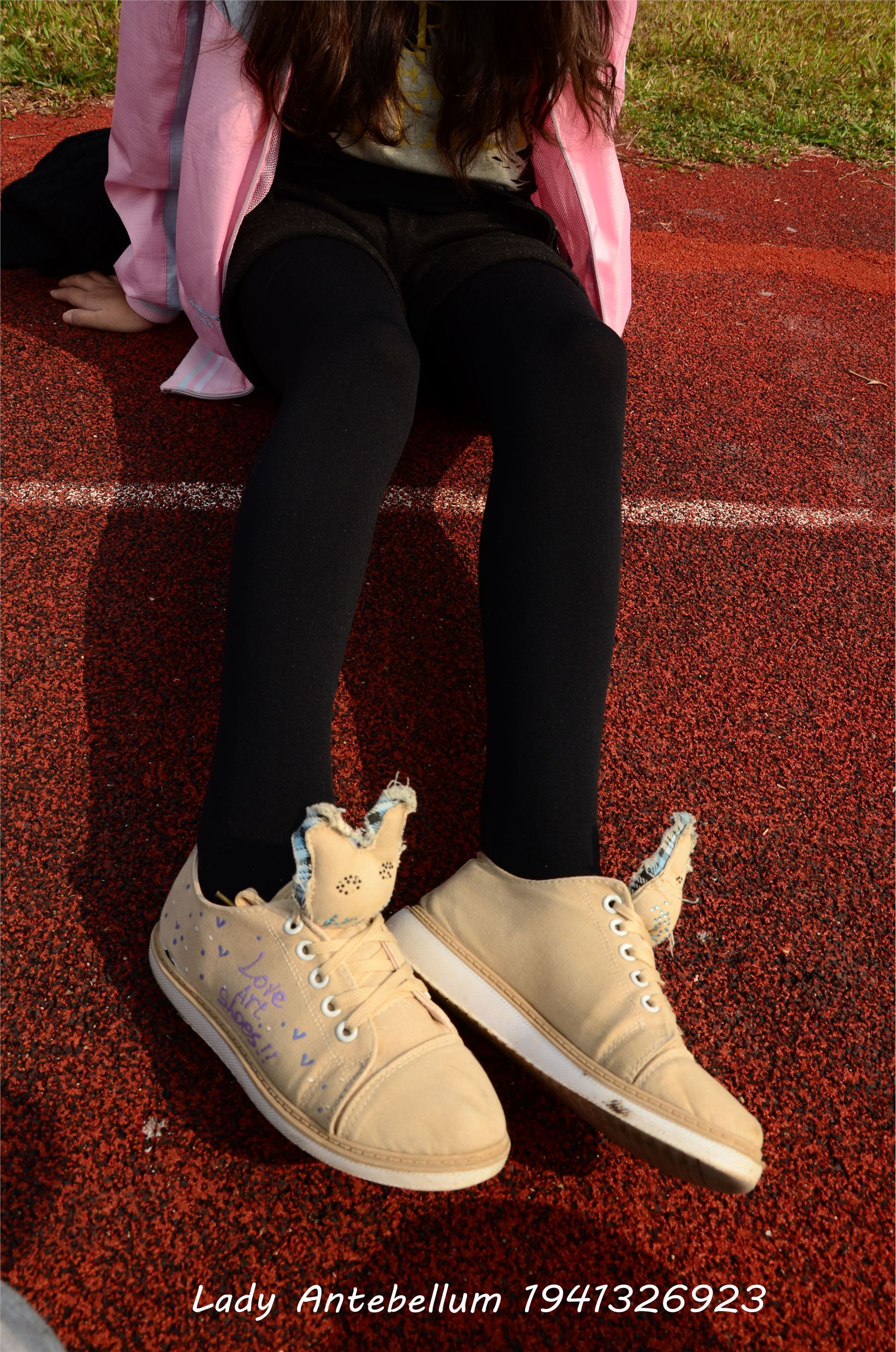 [战前女神] 恋足美腿棉袜女神级摄影套图 017