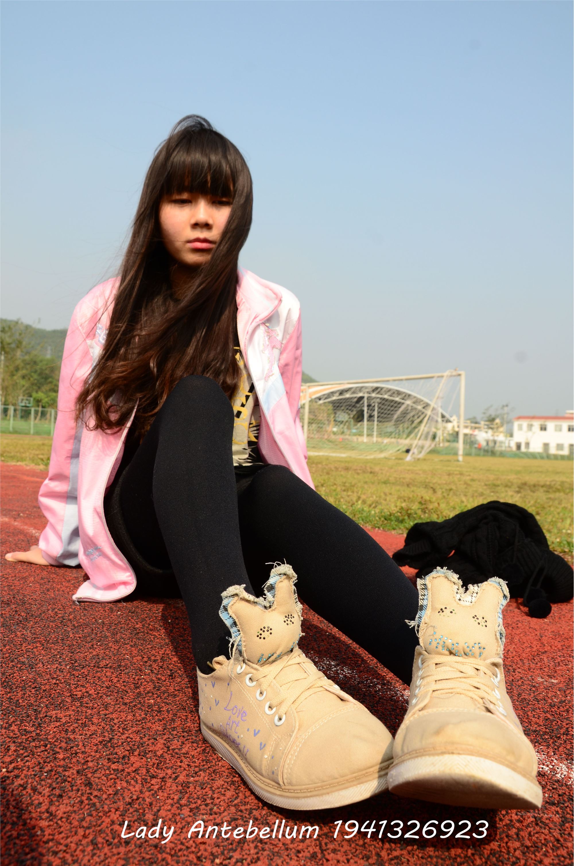 [战前女神] 恋足美腿棉袜女神级摄影套图 017