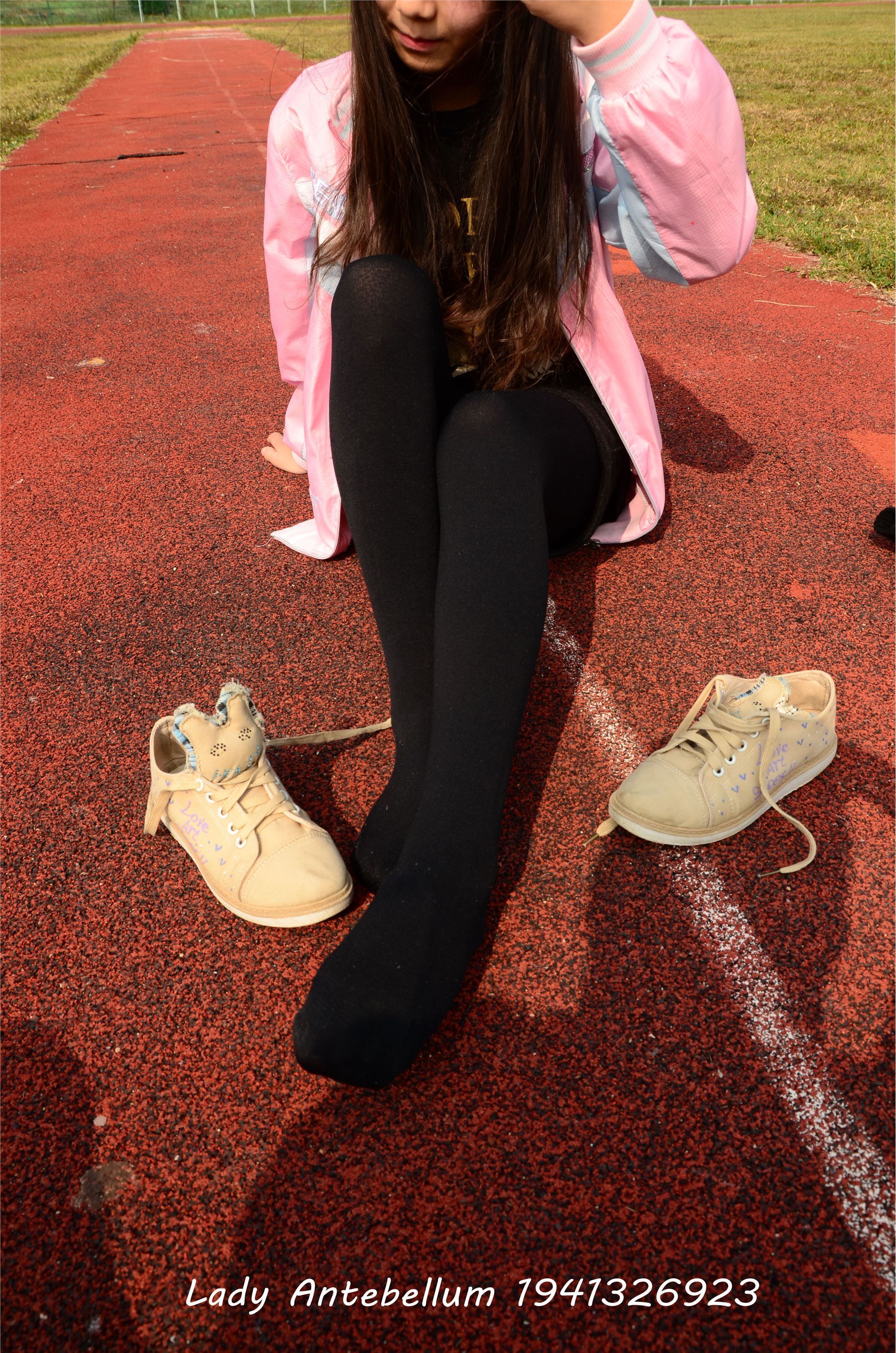 [战前女神] 恋足美腿棉袜女神级摄影套图 017