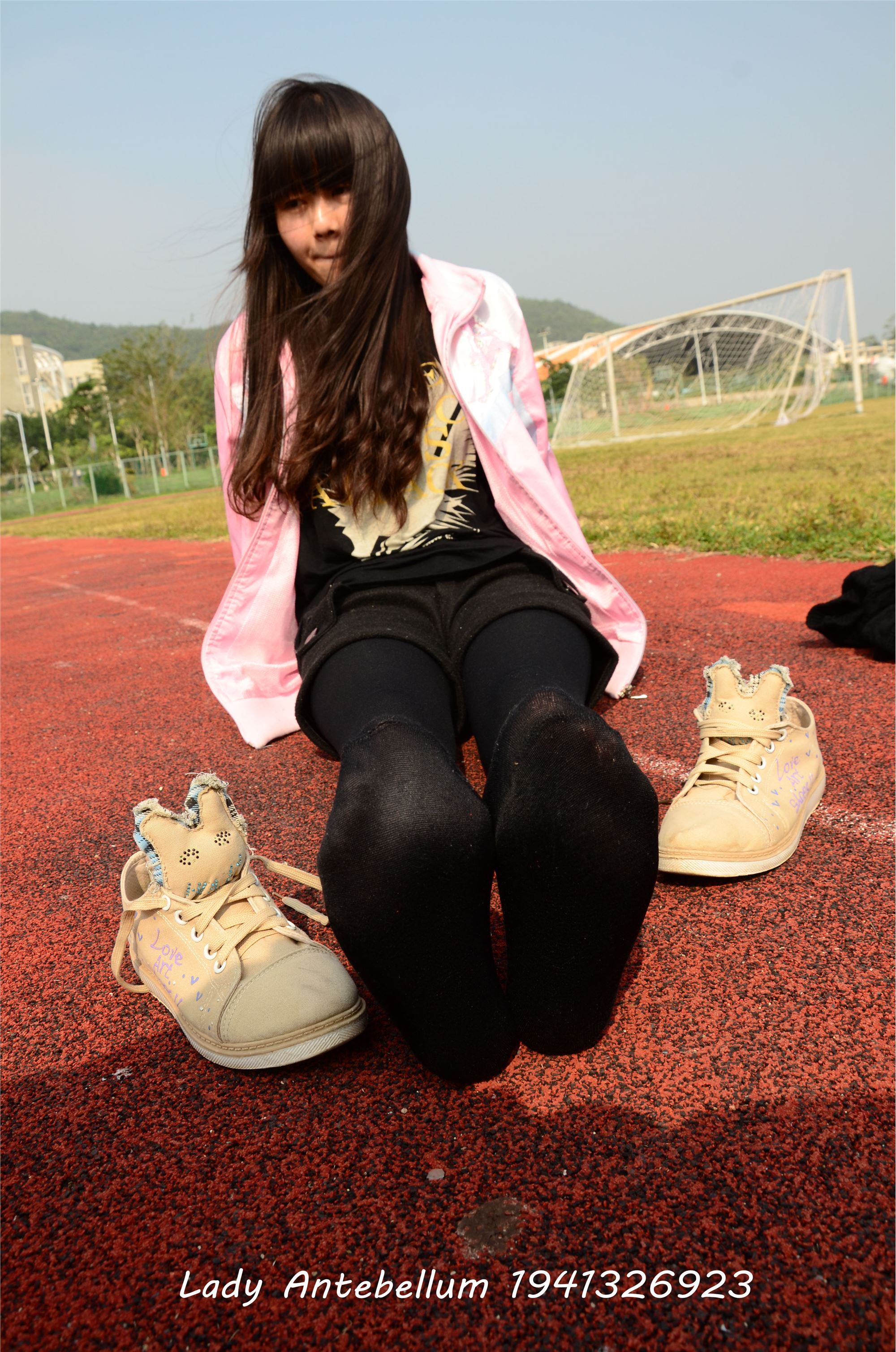 [战前女神] 恋足美腿棉袜女神级摄影套图 017