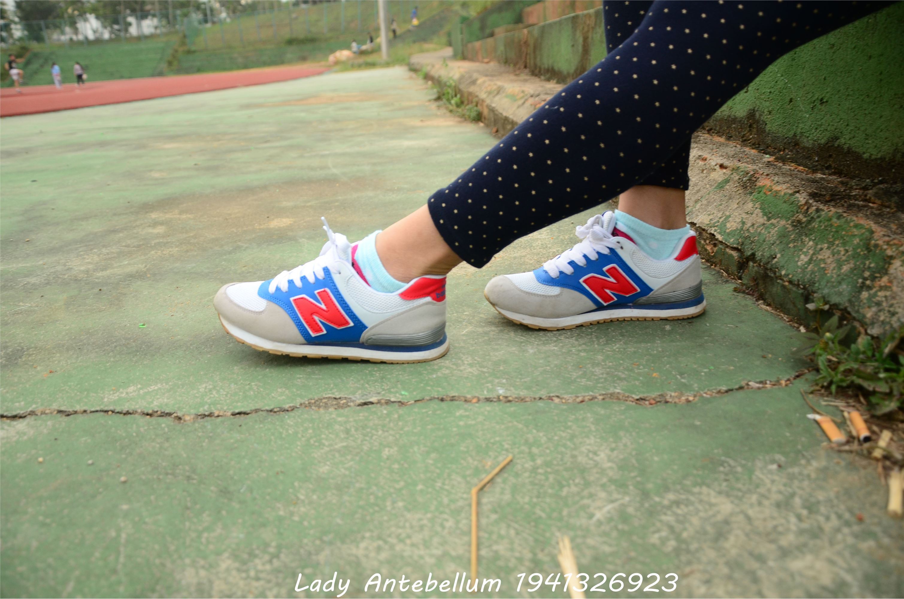 [战前女神] 恋足美腿棉袜女神级摄影套图 018